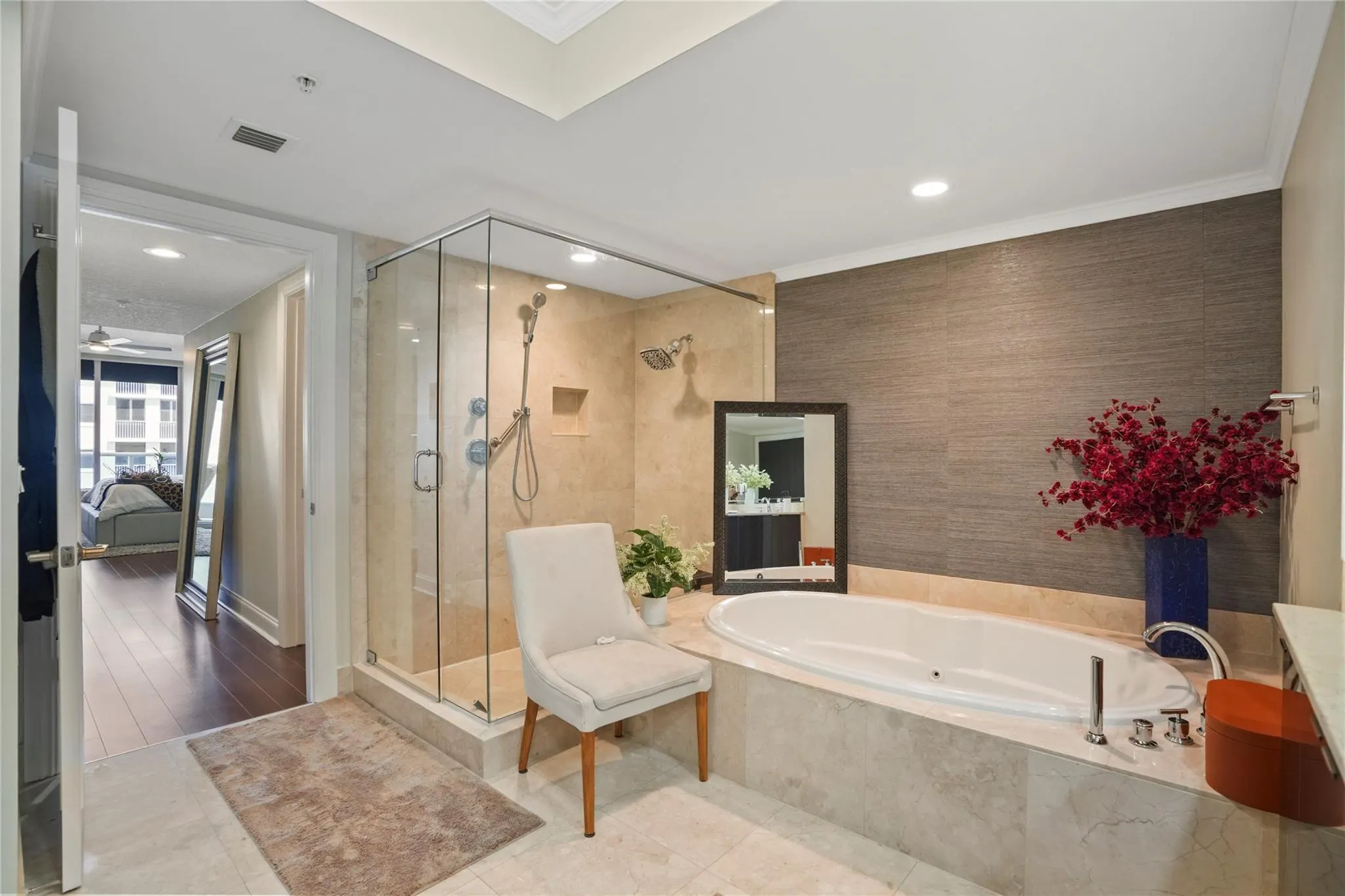 715 Bayshore Dr, #604