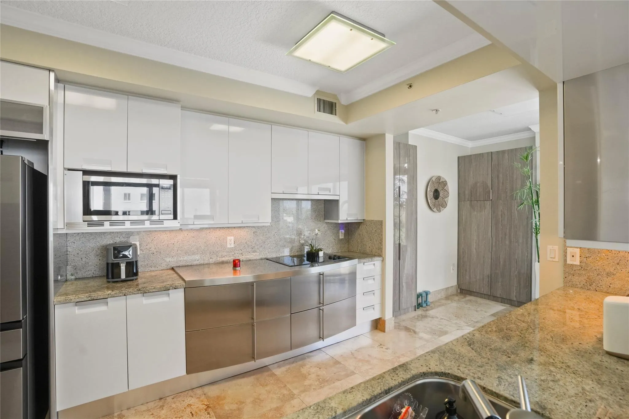 715 Bayshore Dr, #604