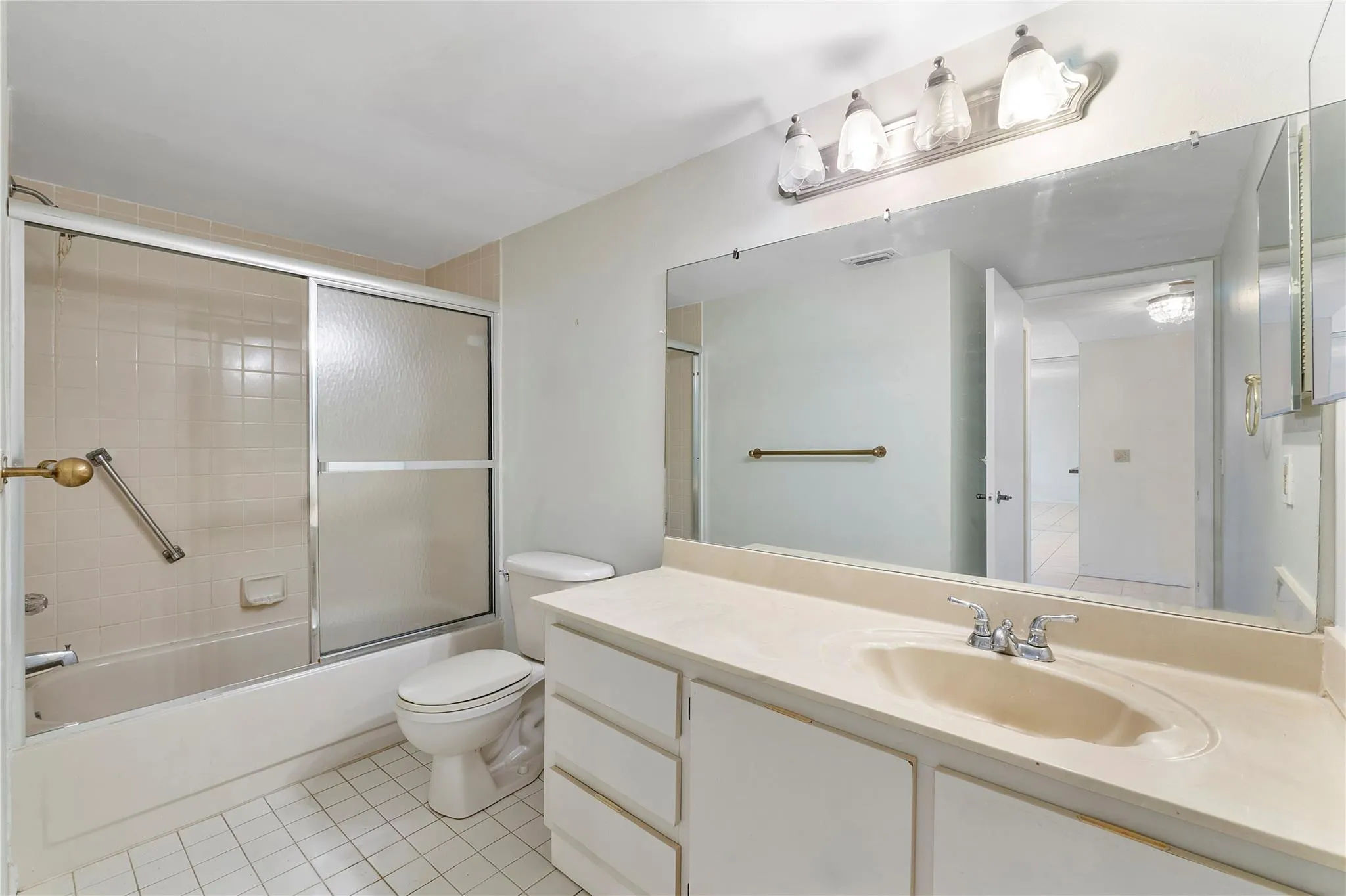 2606 NW 104TH AVE, #208