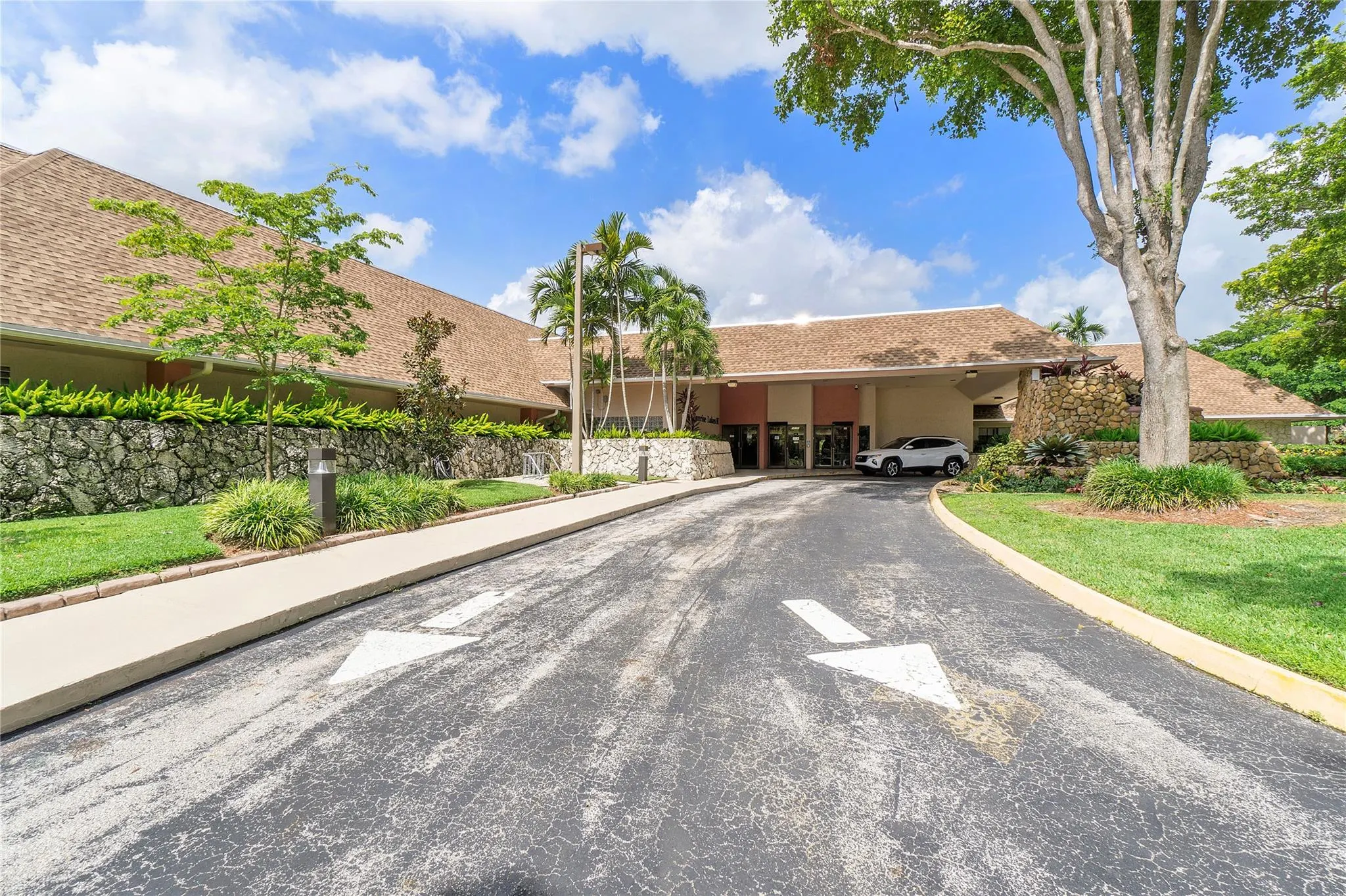2606 NW 104TH AVE, #208