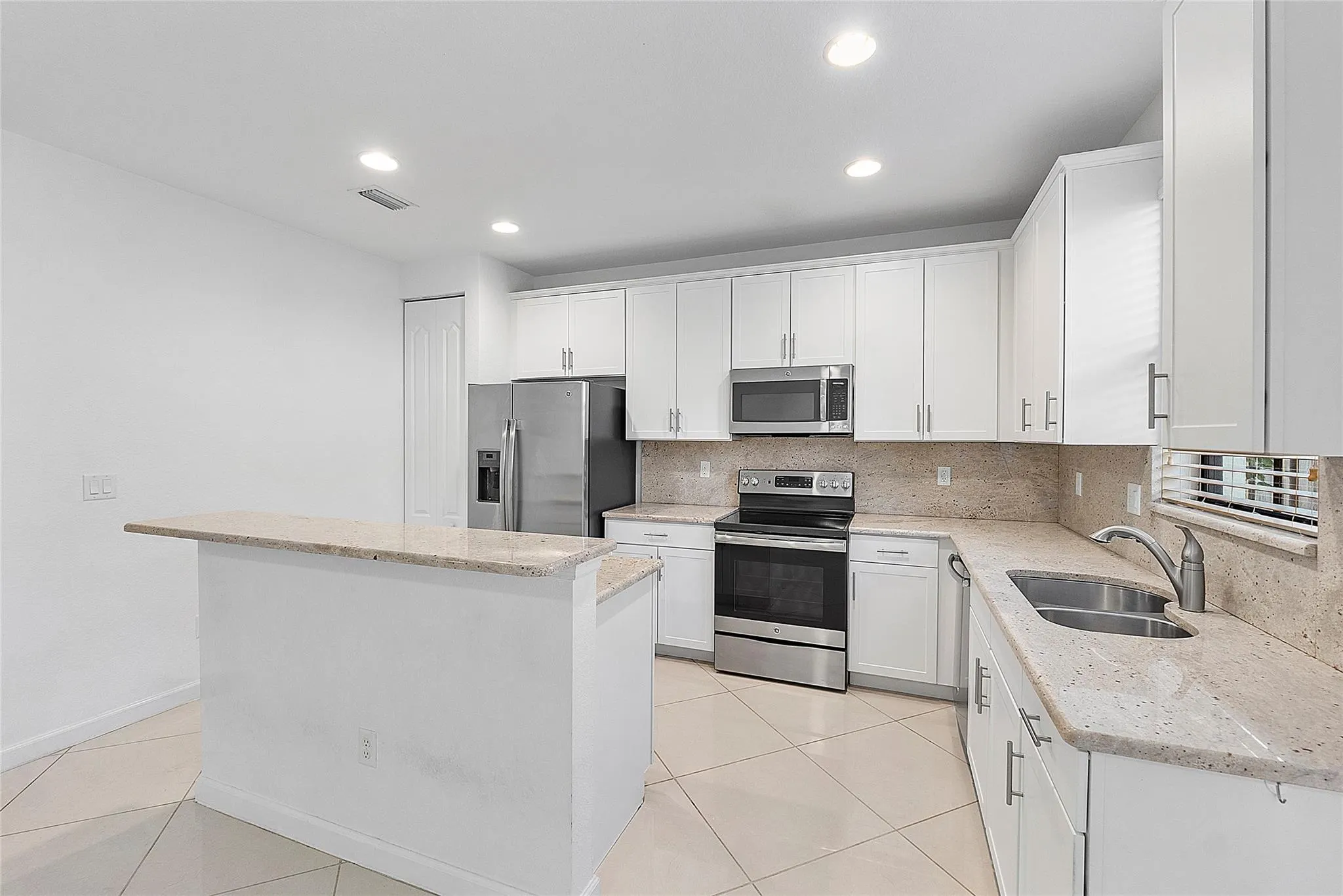 9572 Town Parc Circle North