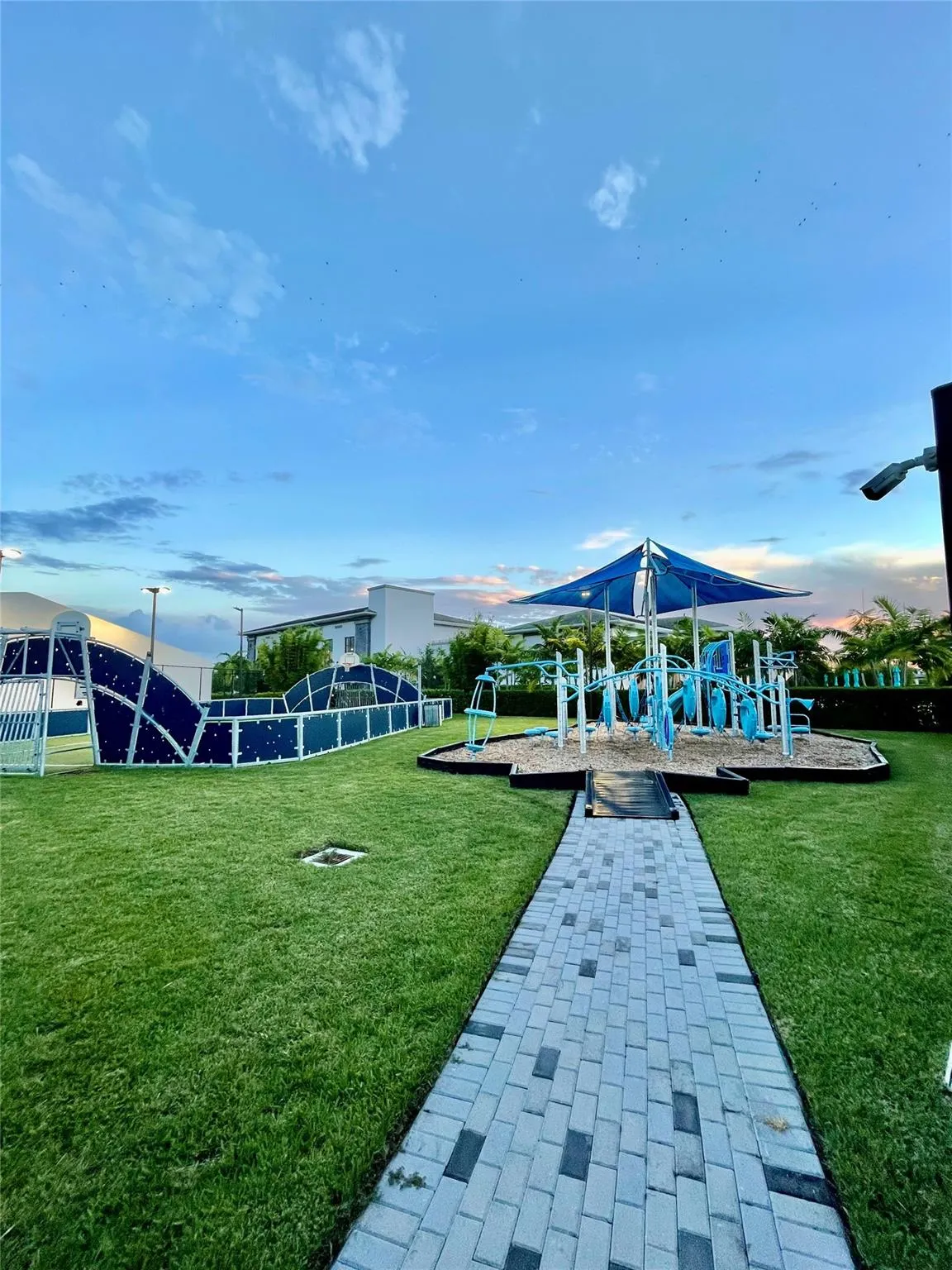 9572 Town Parc Circle North