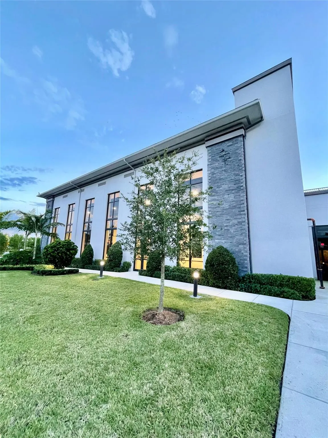 9572 Town Parc Circle North