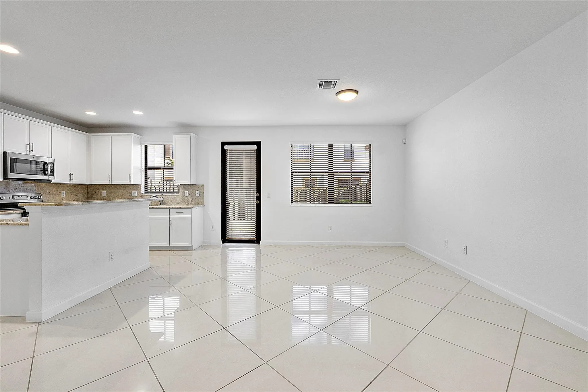 9572 Town Parc Circle North