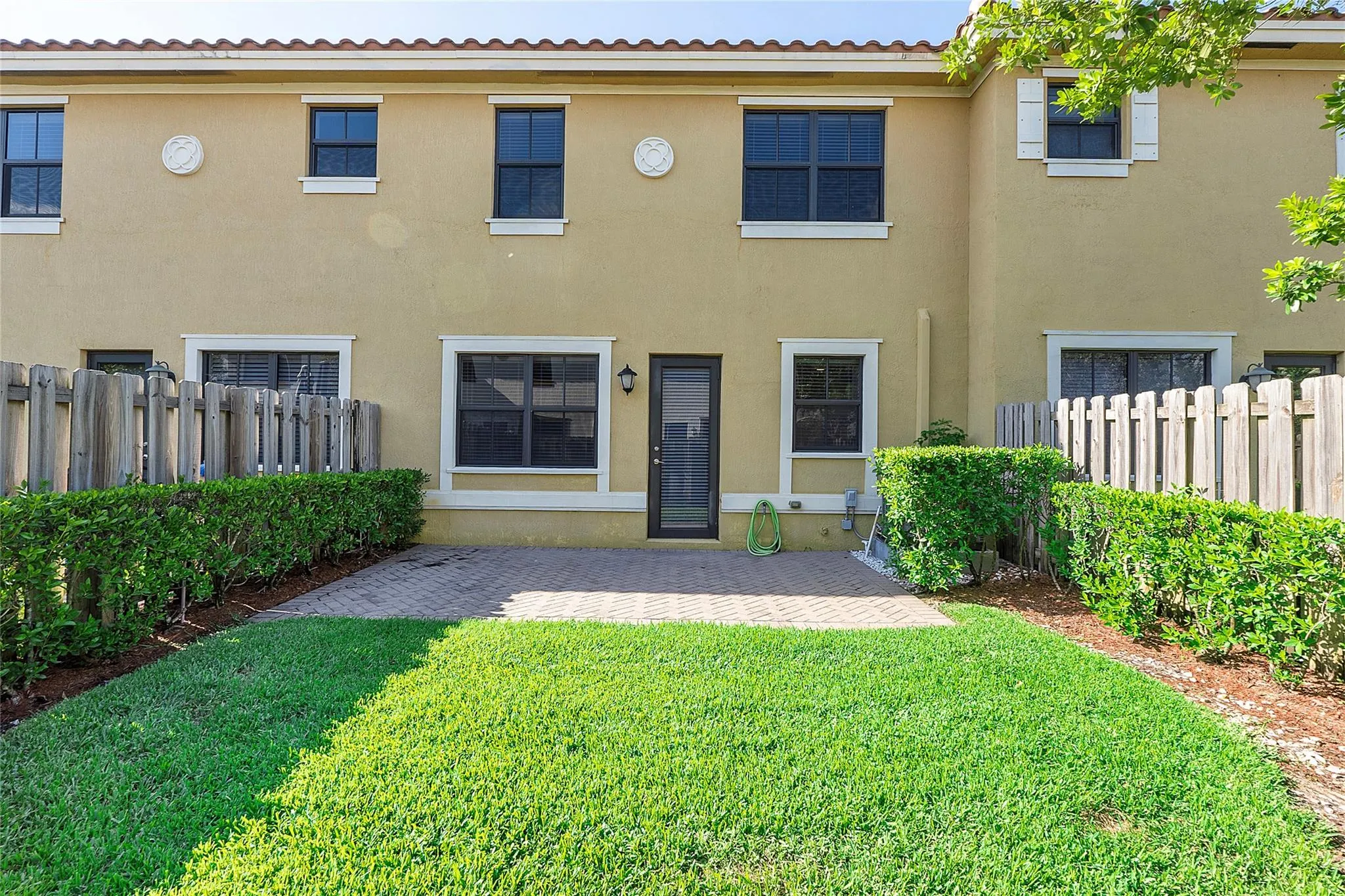 9572 Town Parc Circle North