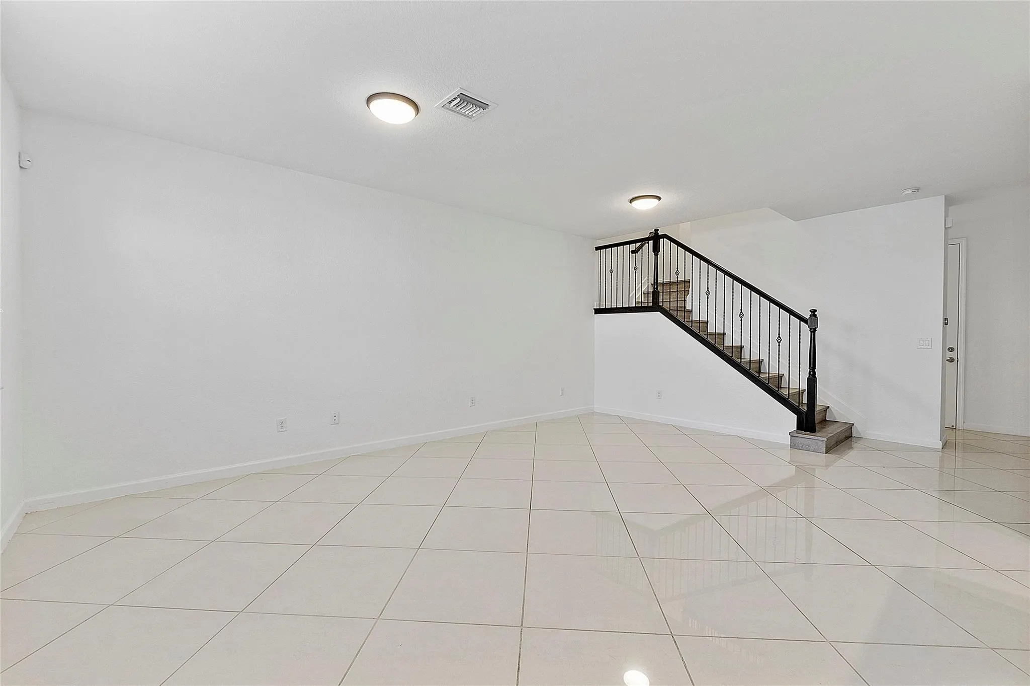 9572 Town Parc Circle North