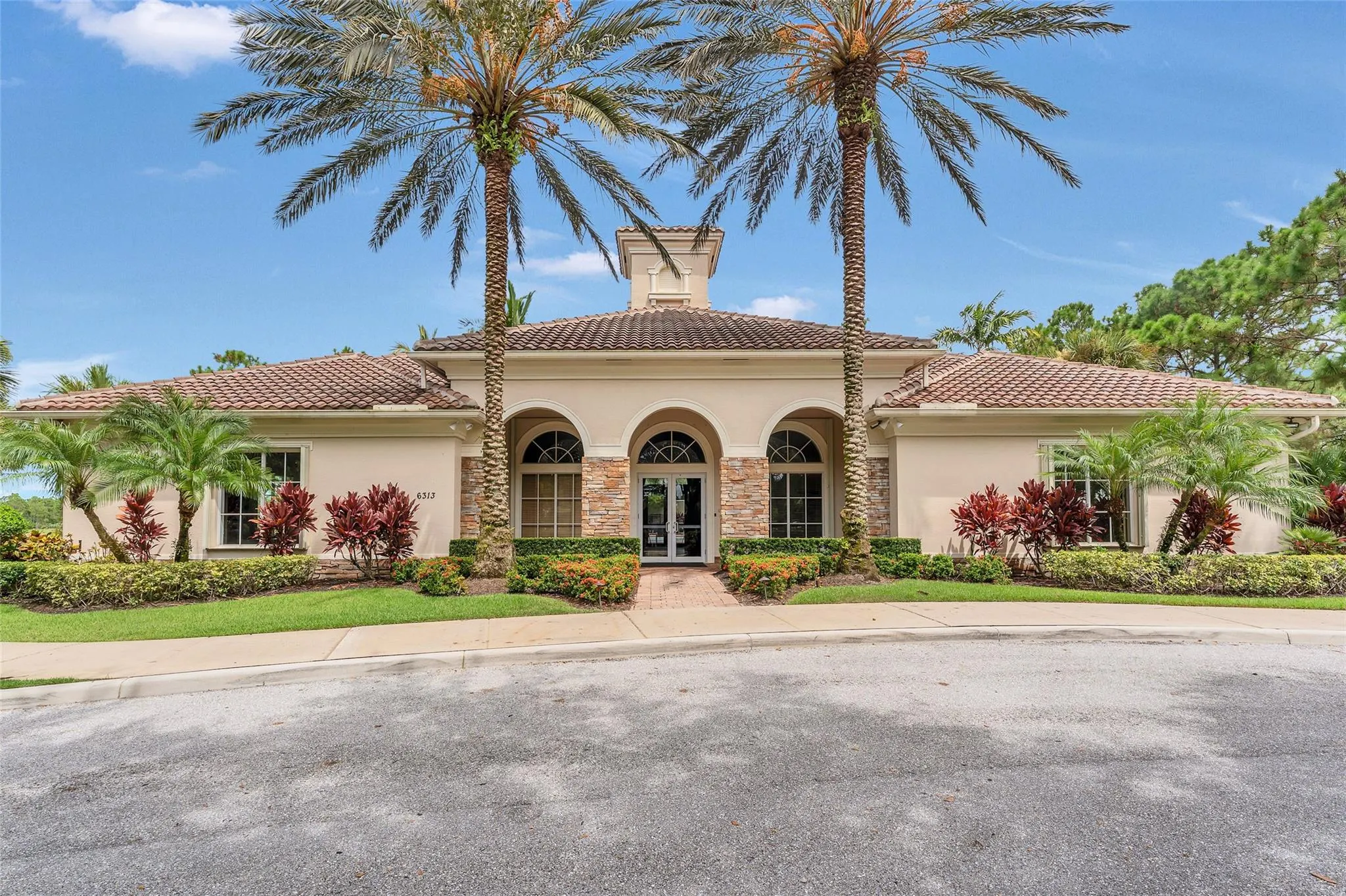 6253 SW Bald Eagle Dr
