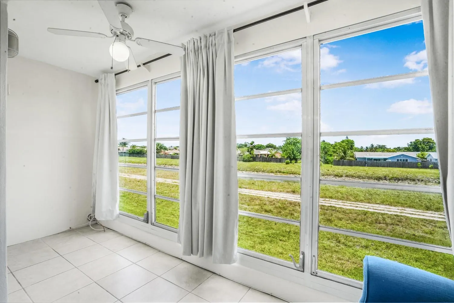 9081 Sunrise Lakes Blvd, #214