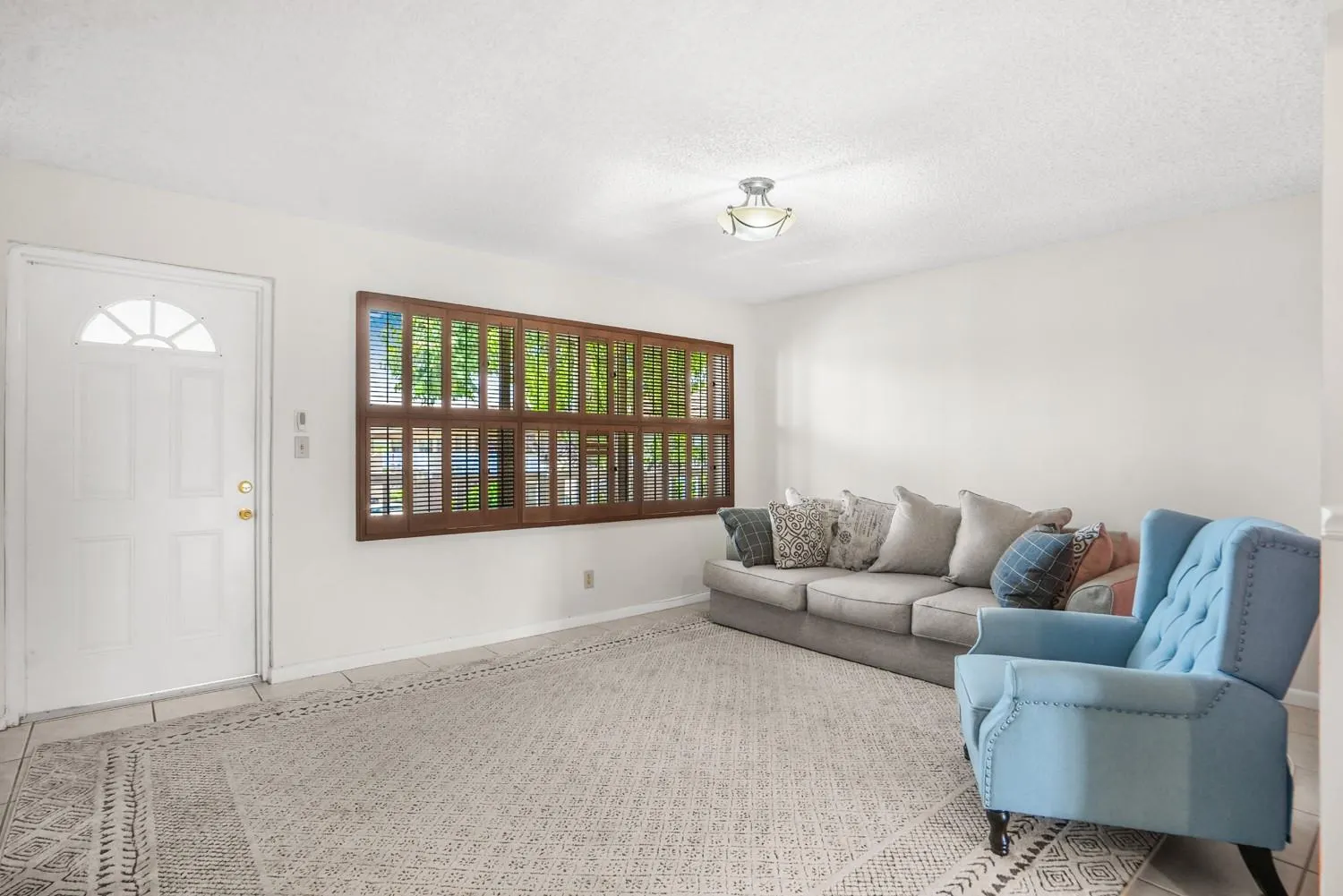 9081 Sunrise Lakes Blvd, #214