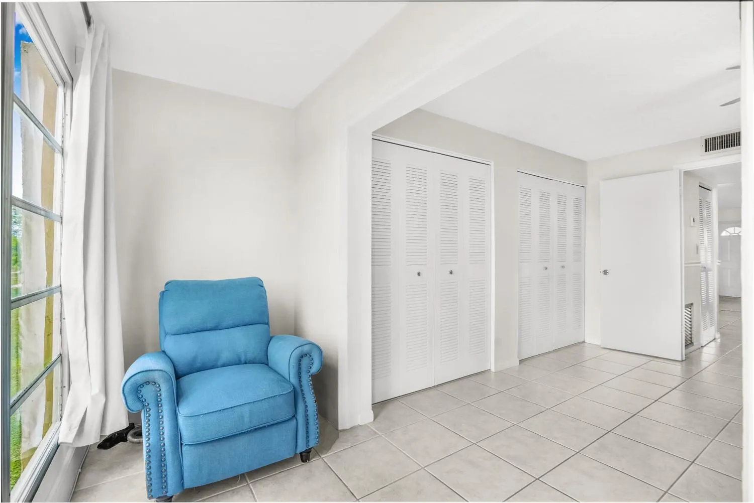 9081 Sunrise Lakes Blvd, #214