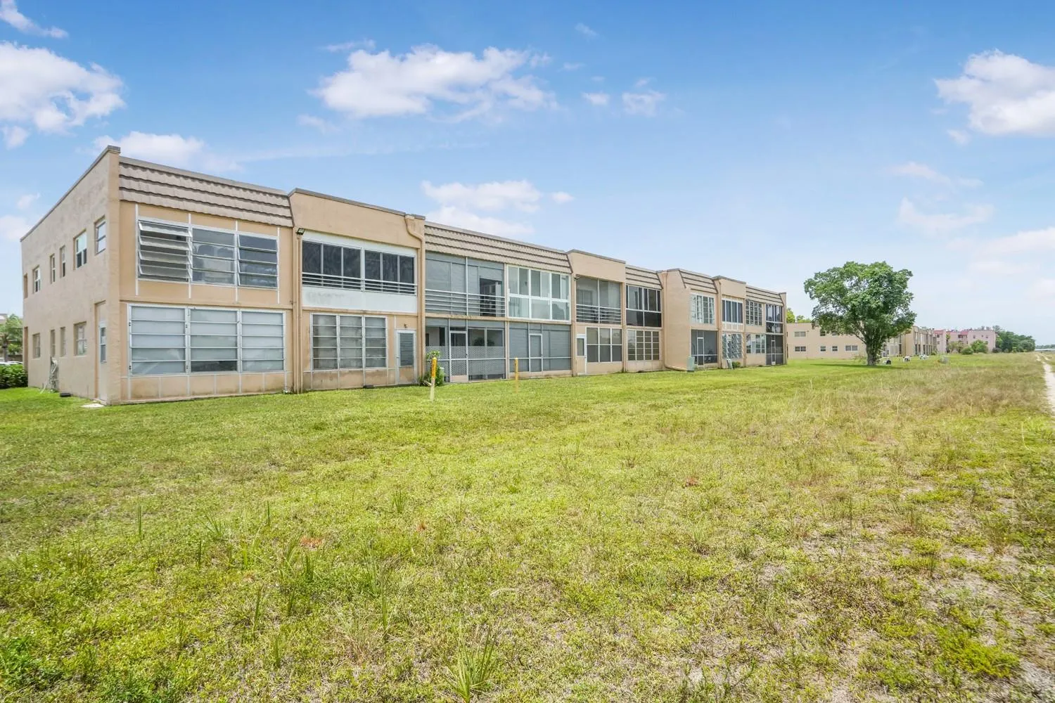 9081 Sunrise Lakes Blvd, #214