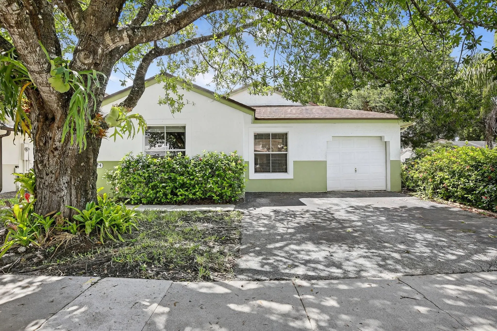 20774 NW 3rd Ct
