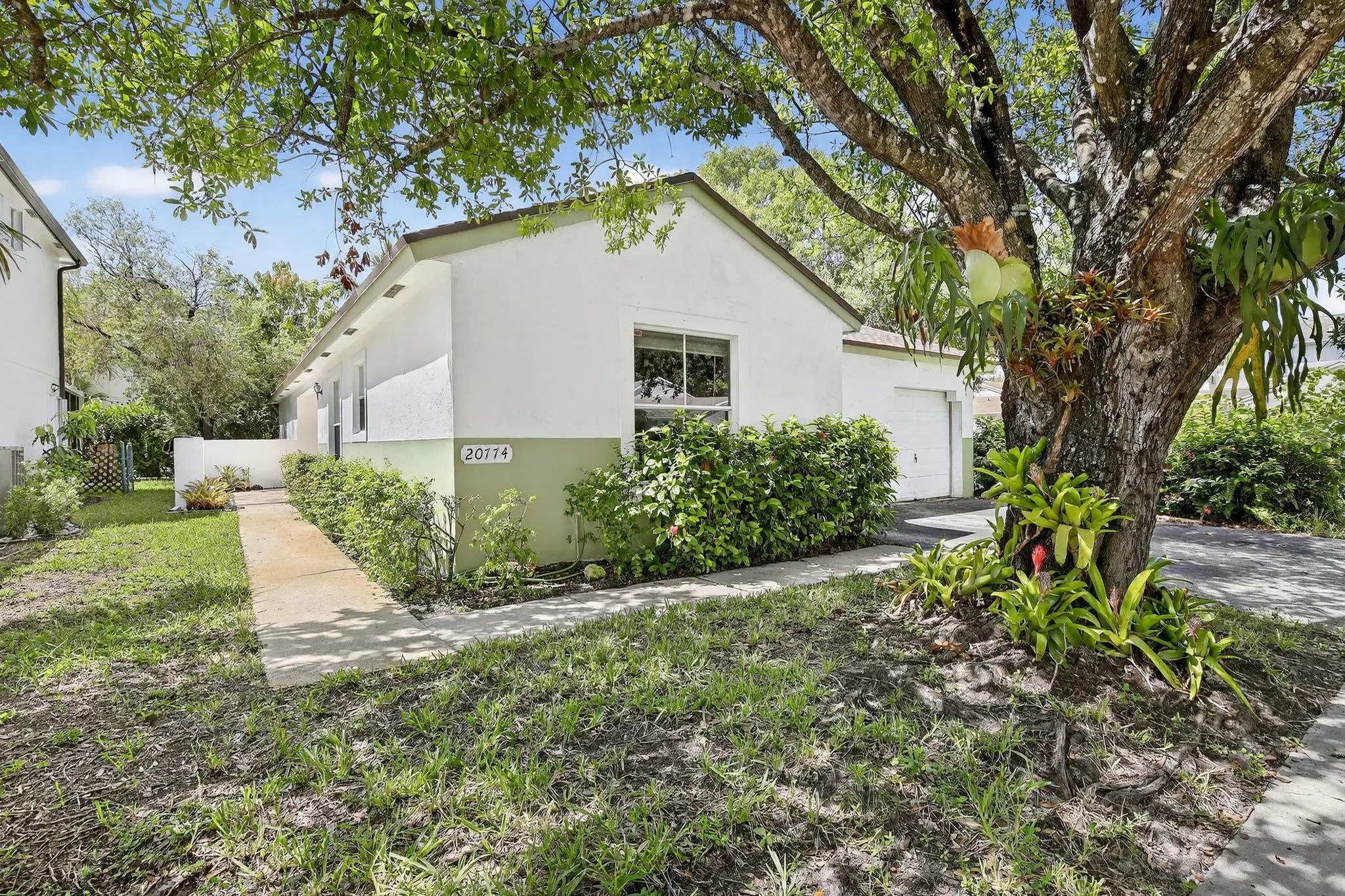 20774 NW 3rd Ct