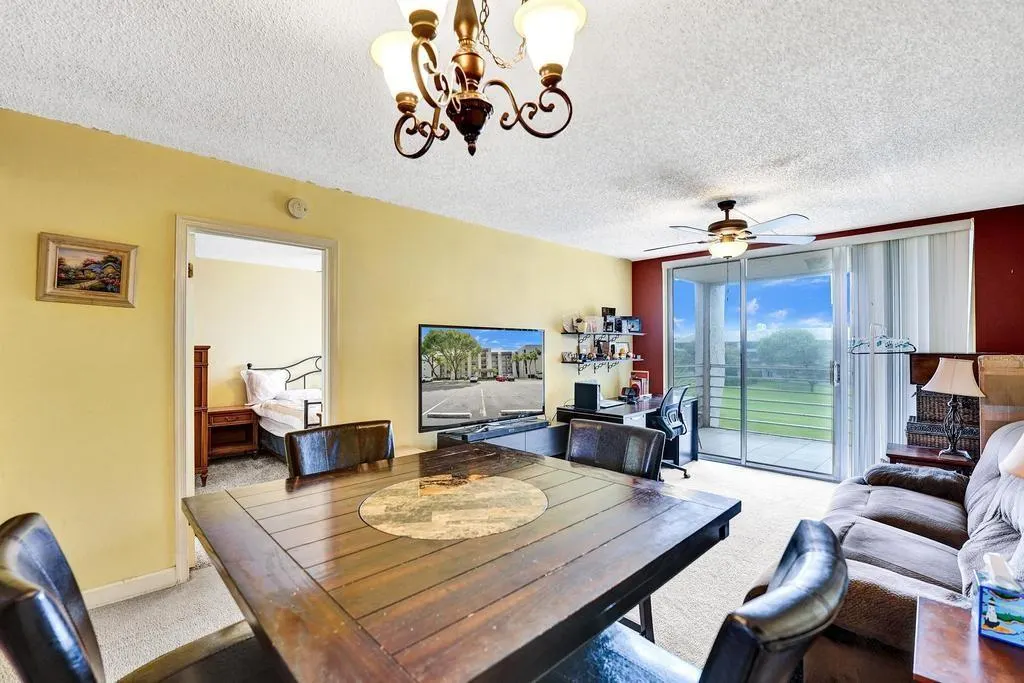 9230 Lagoon Pl, #406