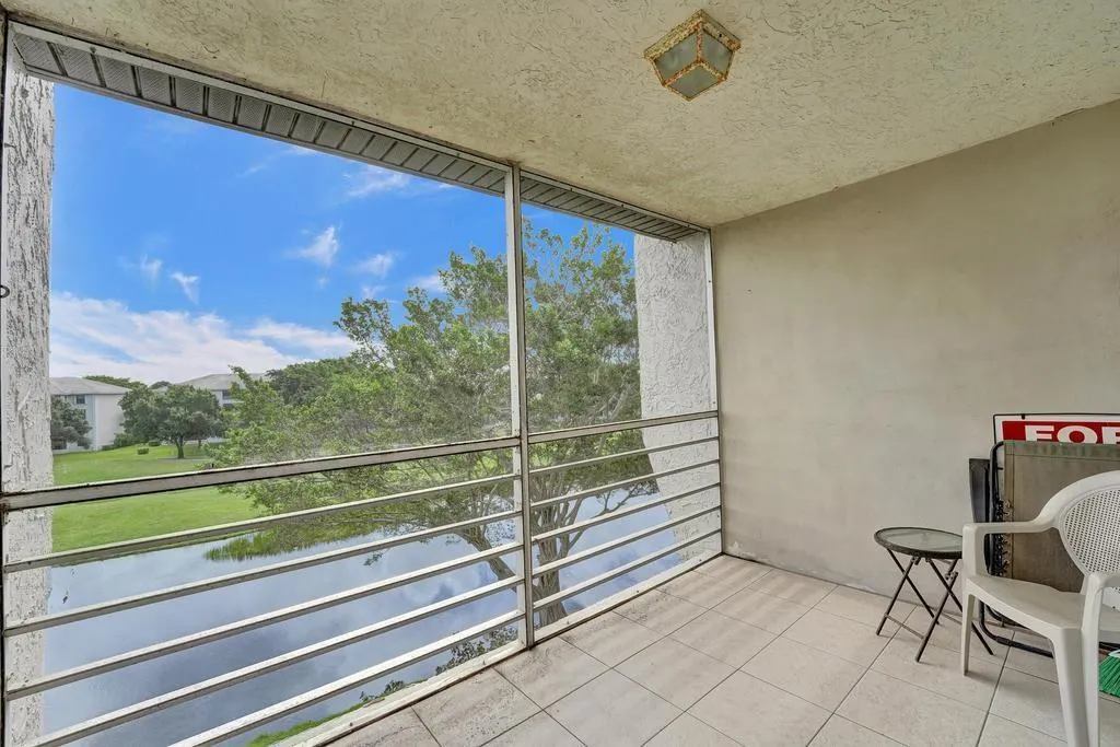 9230 Lagoon Pl, #406