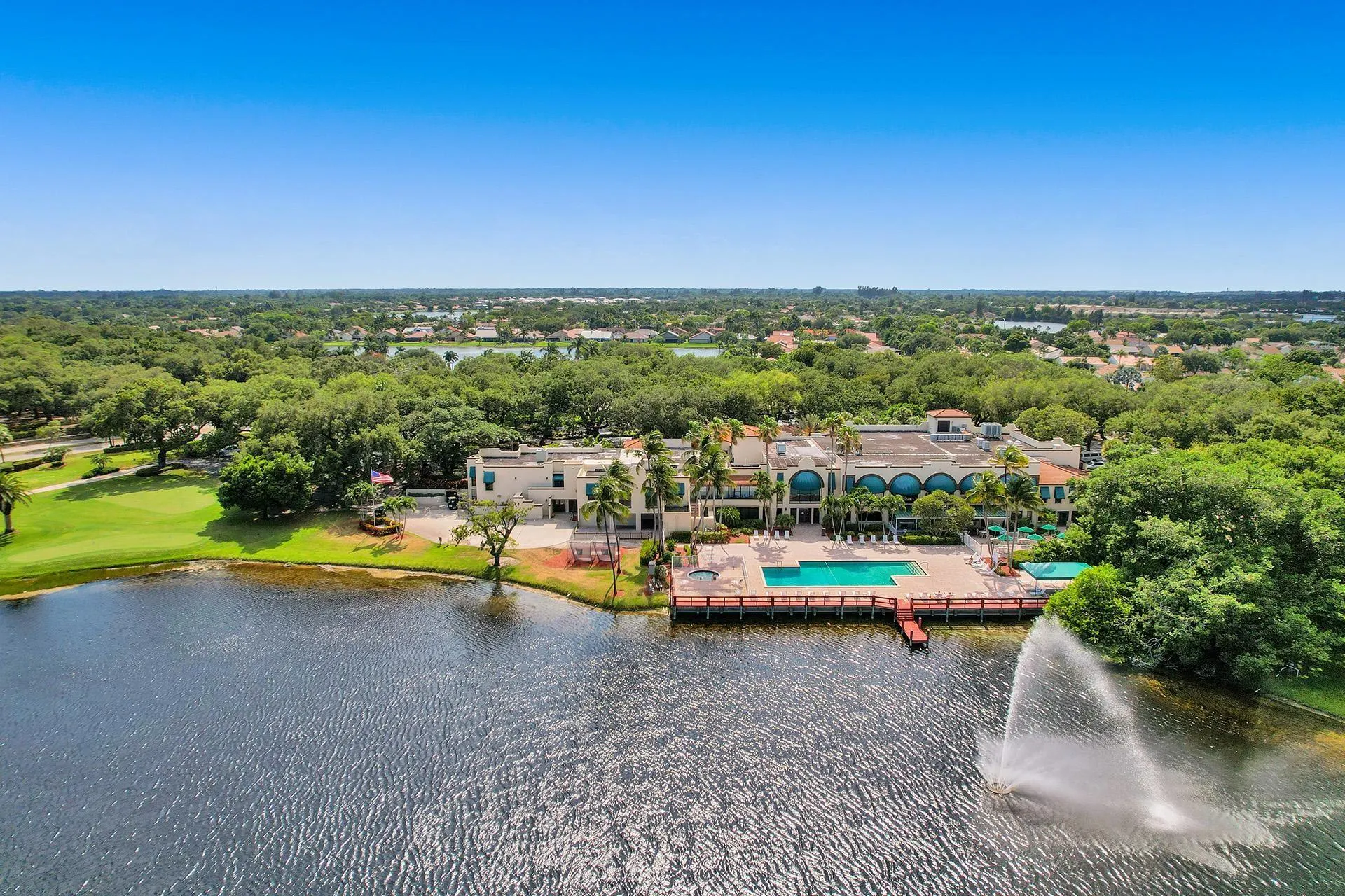9230 Lagoon Pl, #406