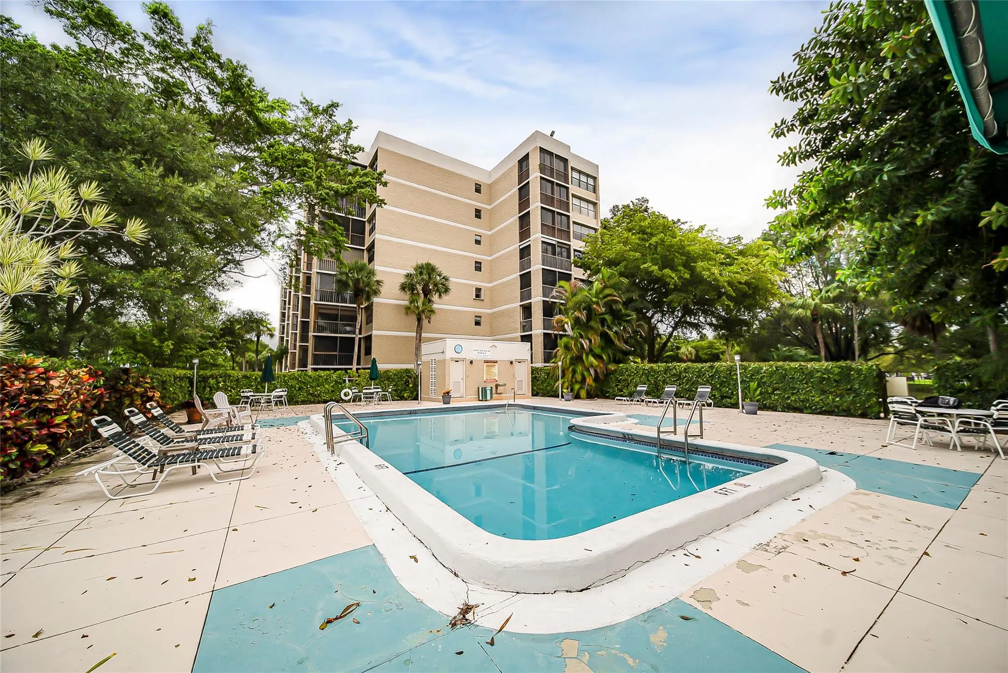 16300 Golf Club Rd, #114