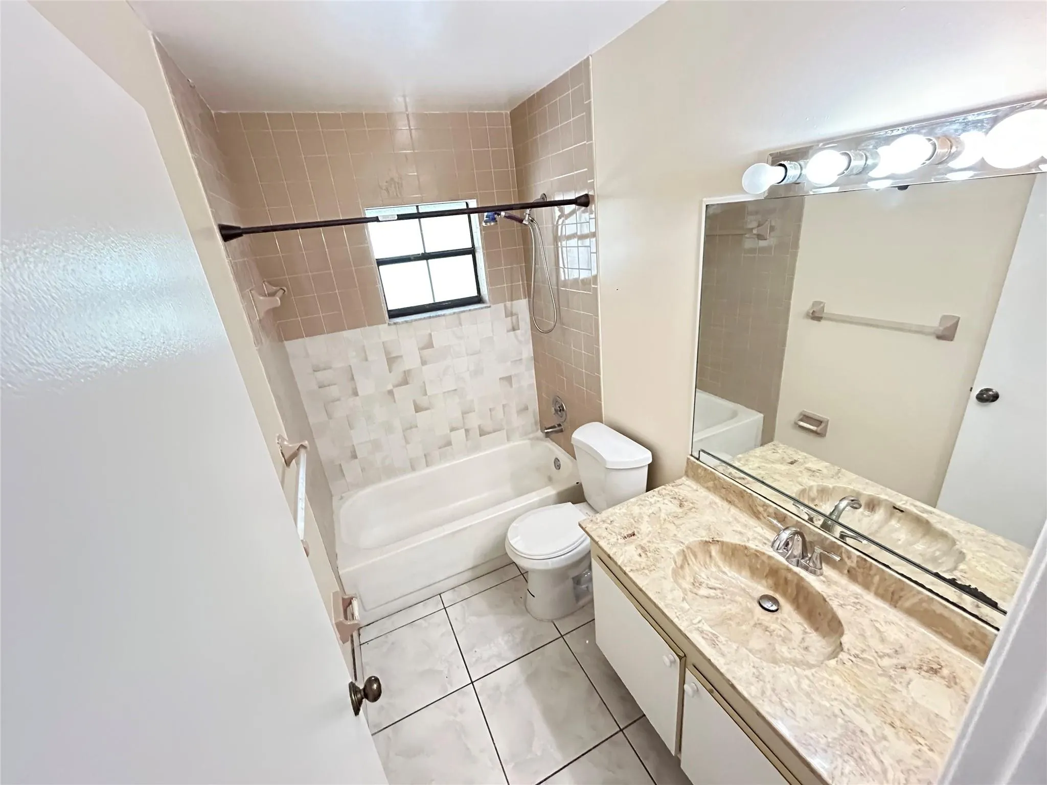 3571 NW 94th Ave, #6D