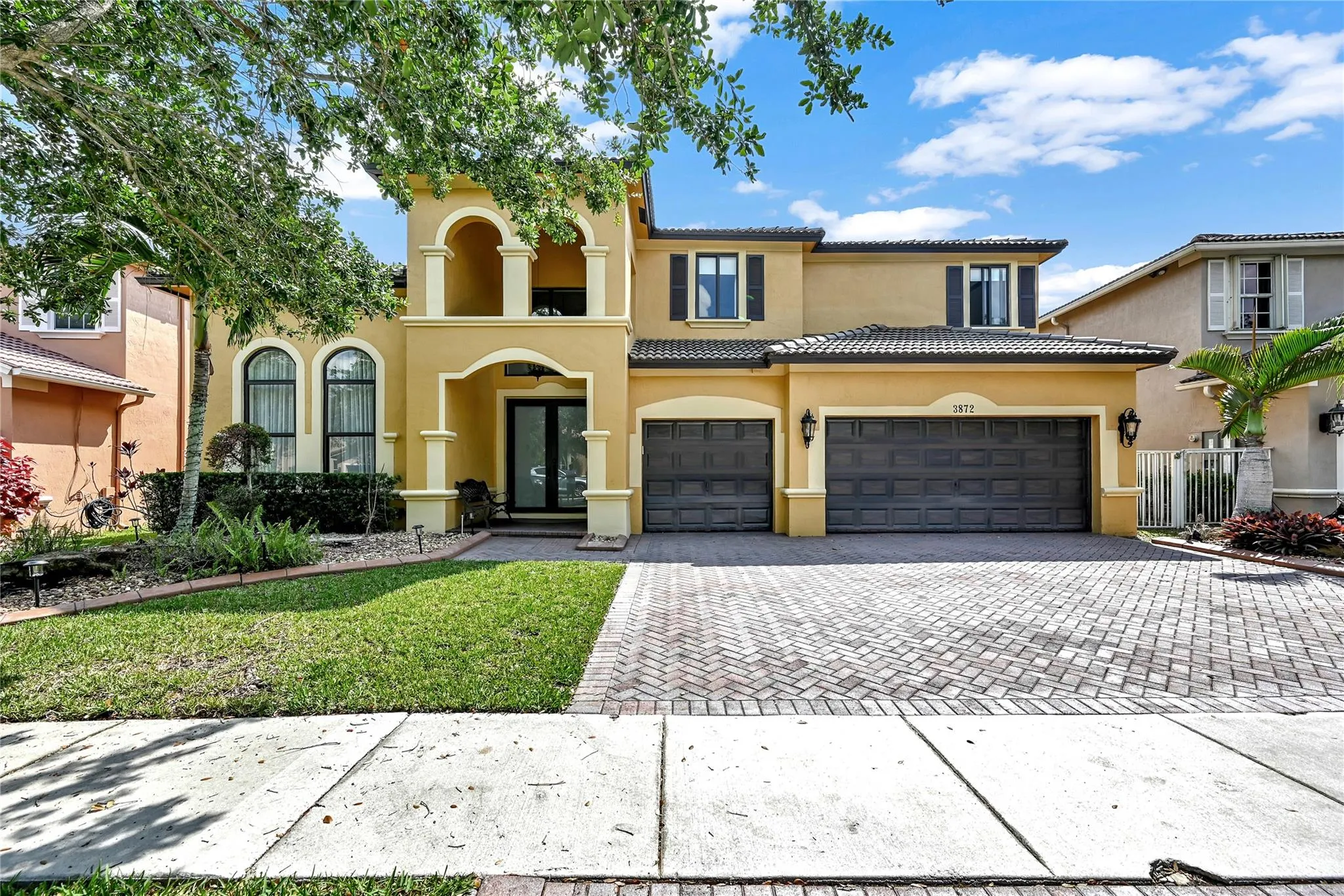3872 W Hibiscus St