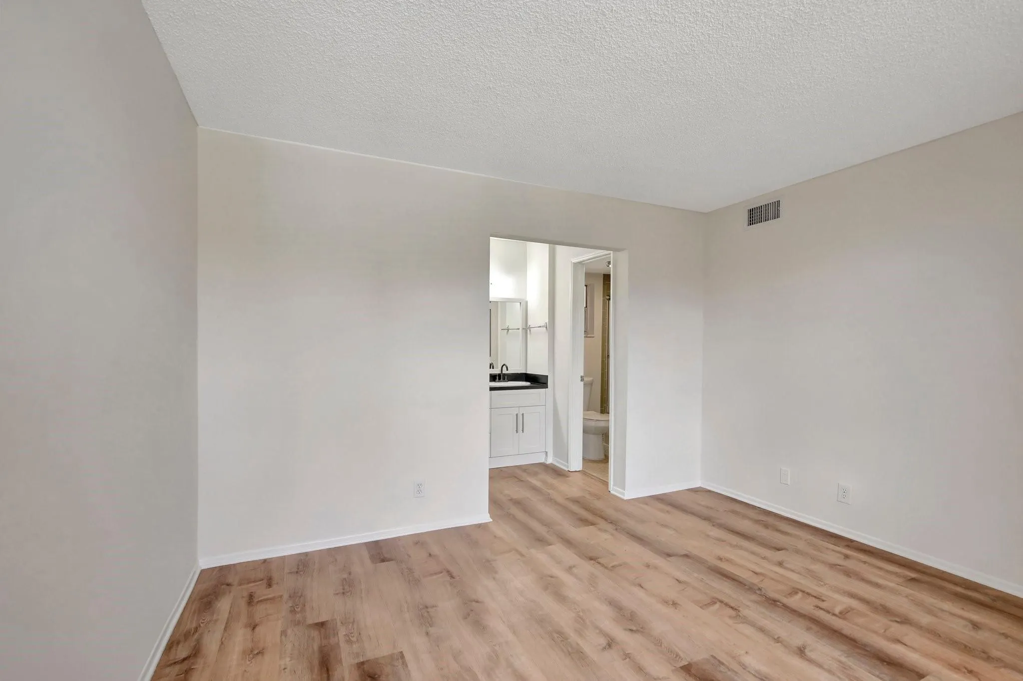 9450 Live Oak Pl, #303