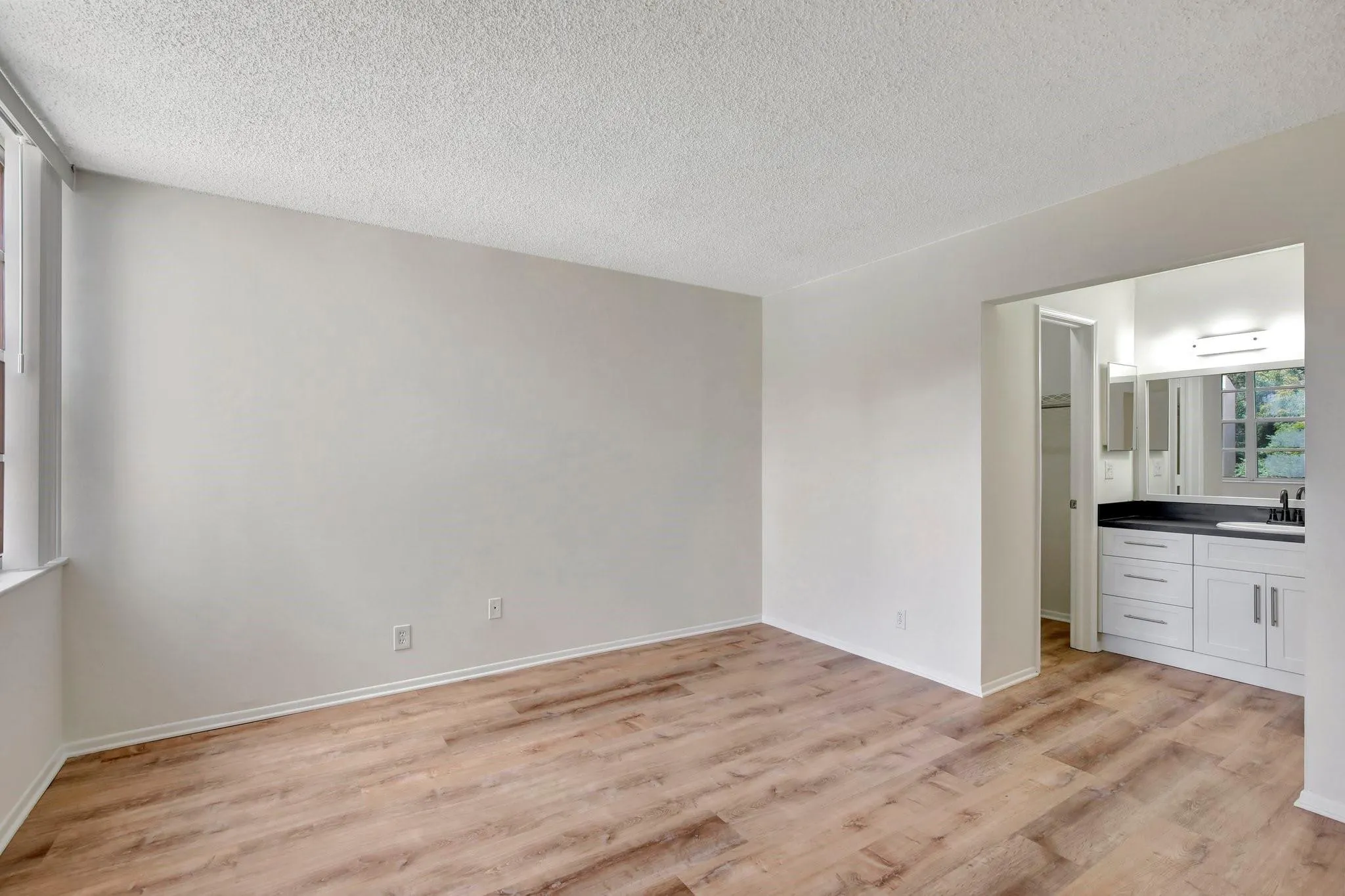 9450 Live Oak Pl, #303
