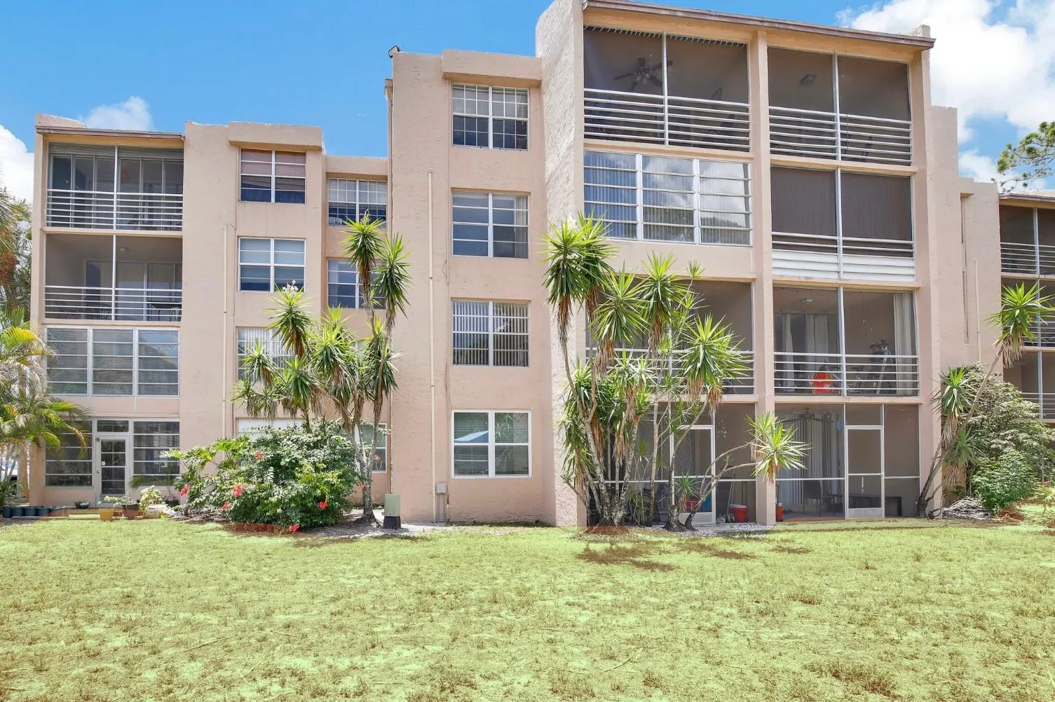 9450 Live Oak Pl, #303