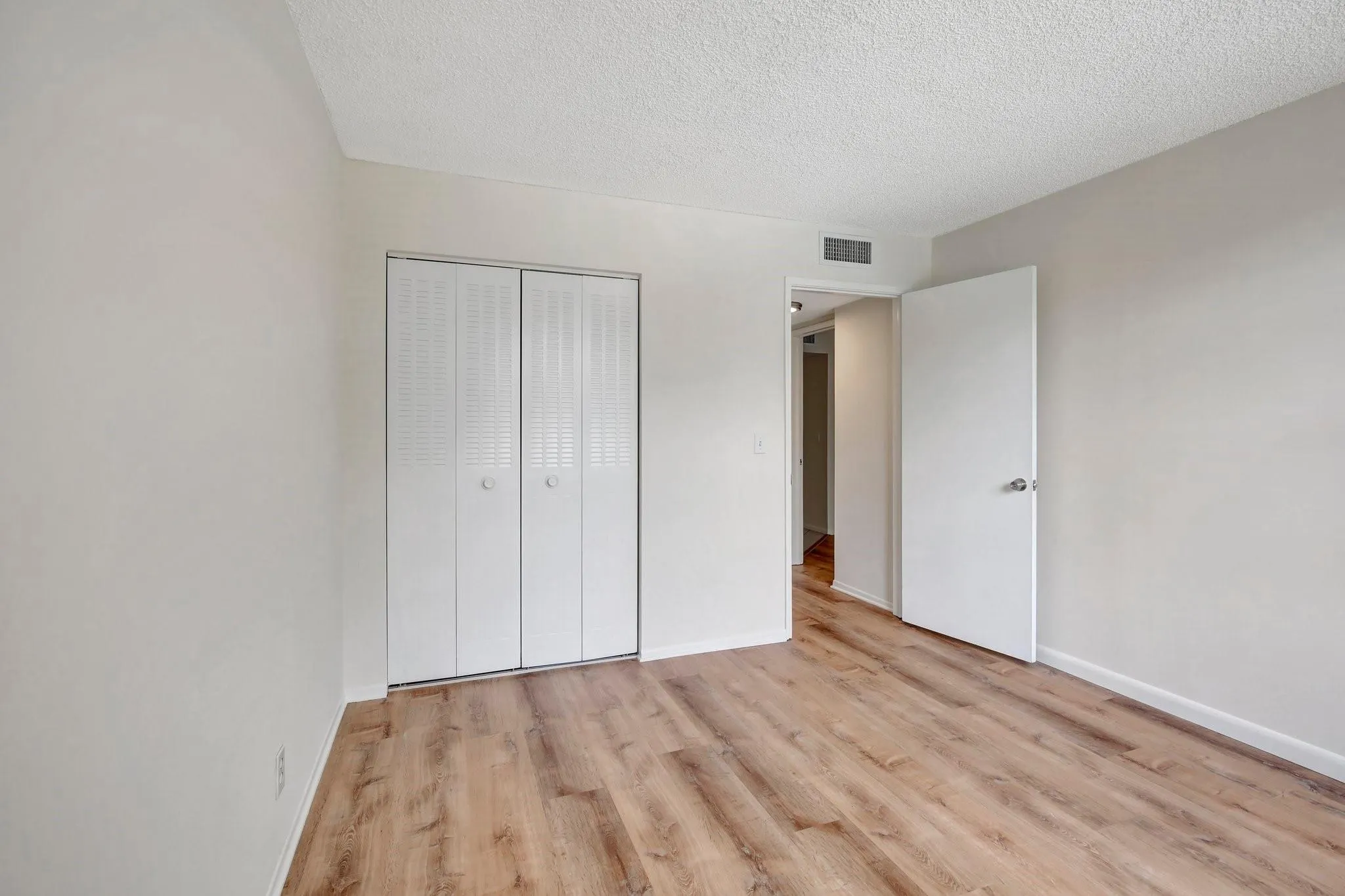9450 Live Oak Pl, #303