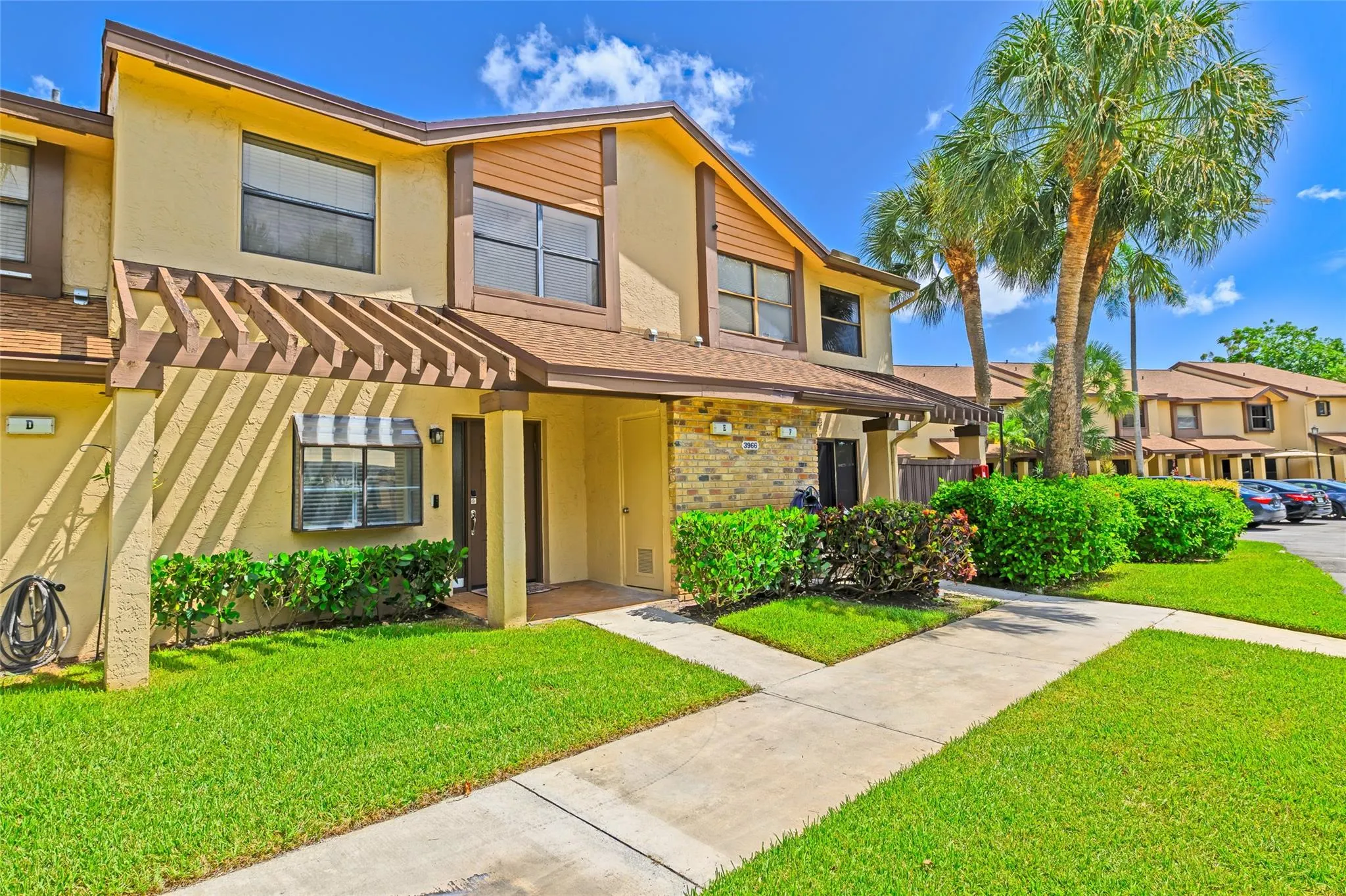 3966 Cocoplum Cir, #E