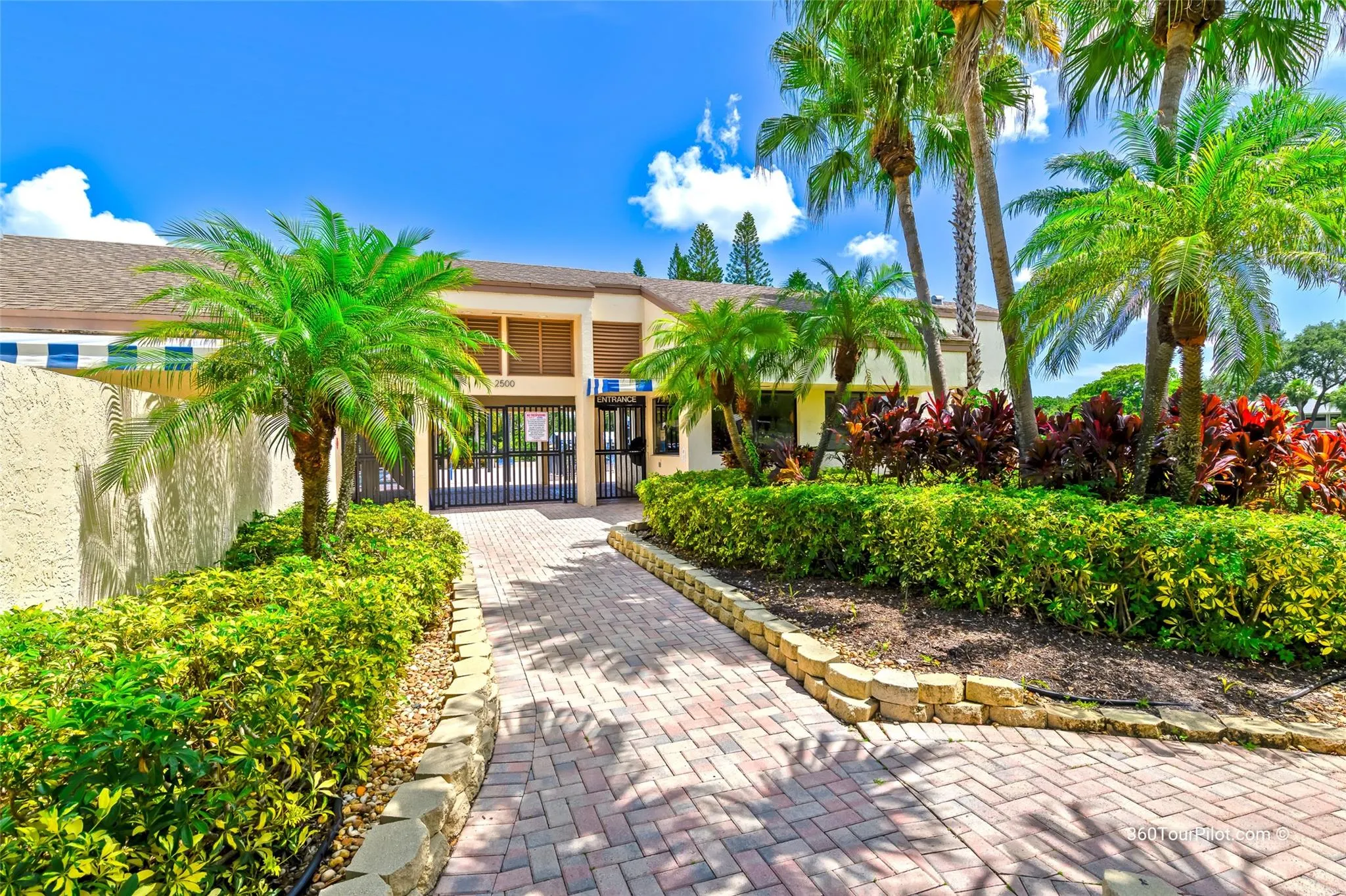 3966 Cocoplum Cir, #E