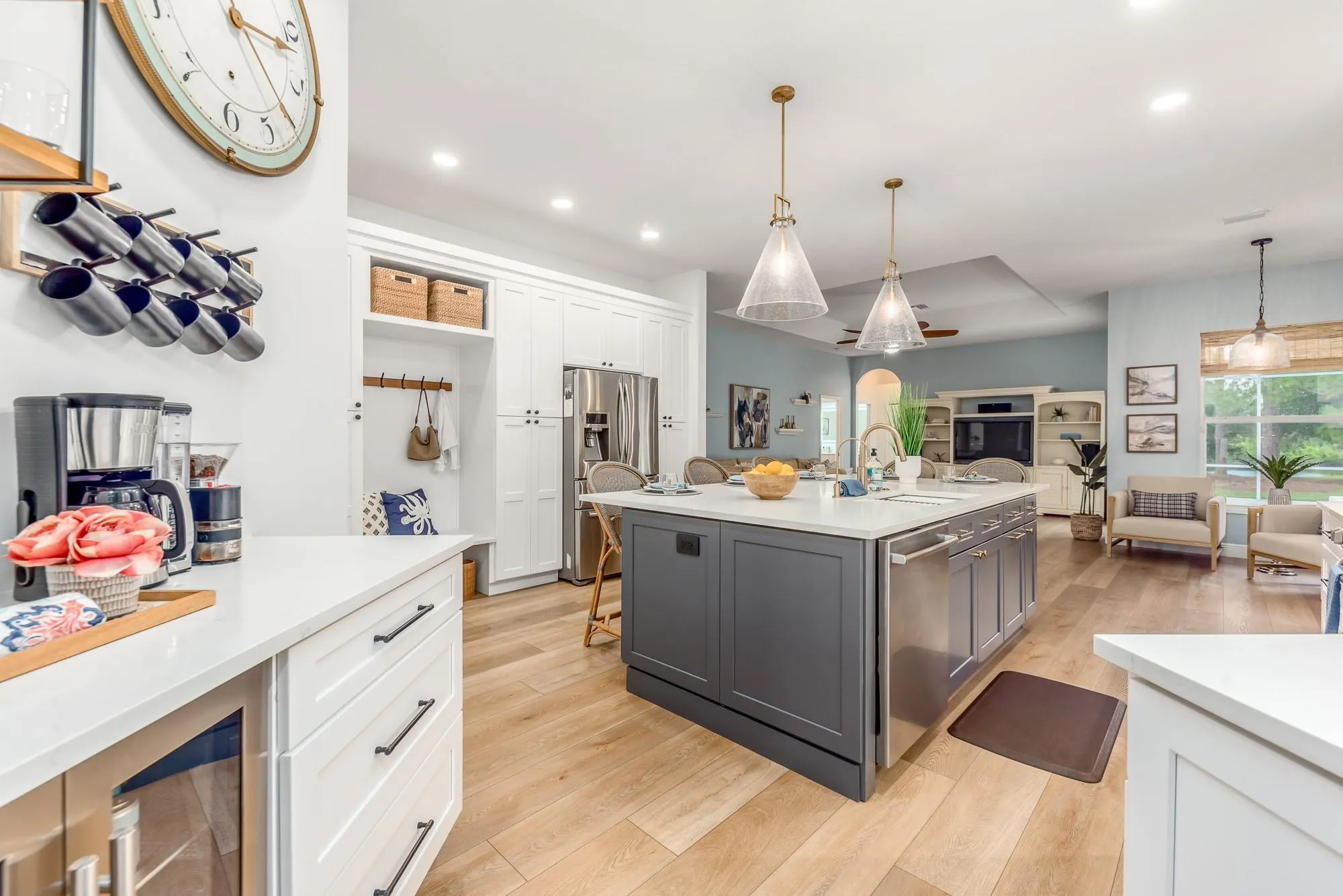 2501 SW Buena Vista Dr