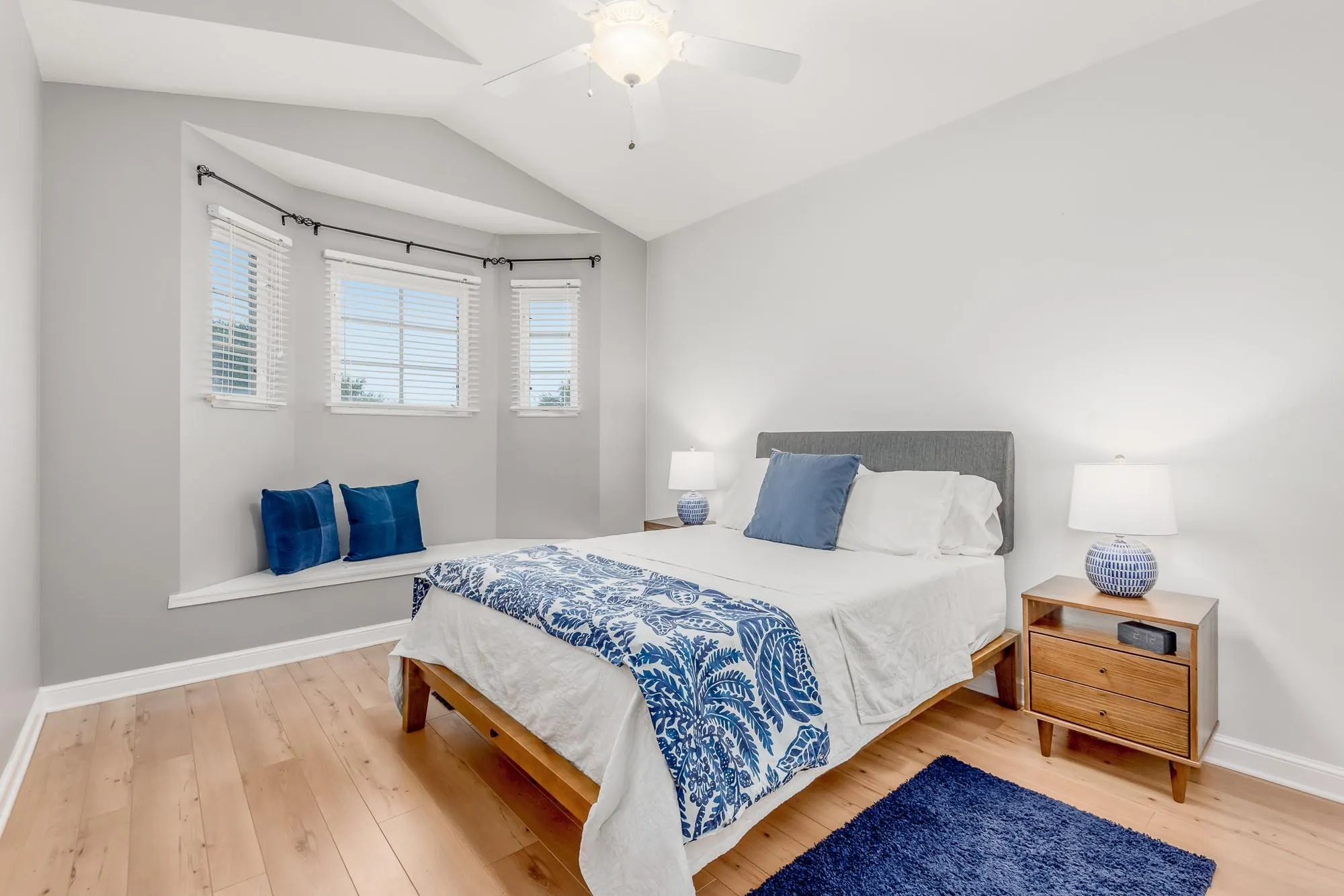 2501 SW Buena Vista Dr