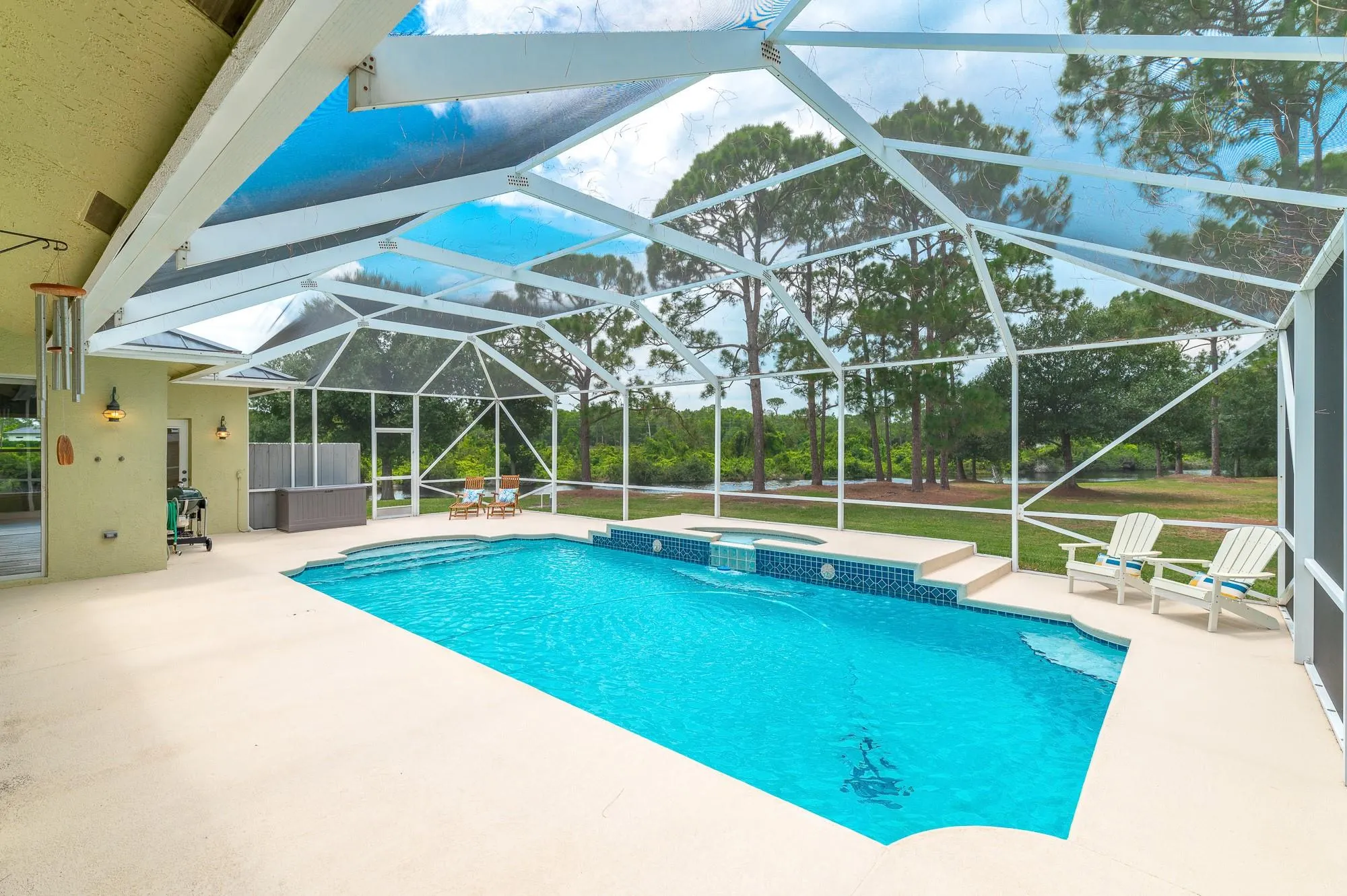 2501 SW Buena Vista Dr
