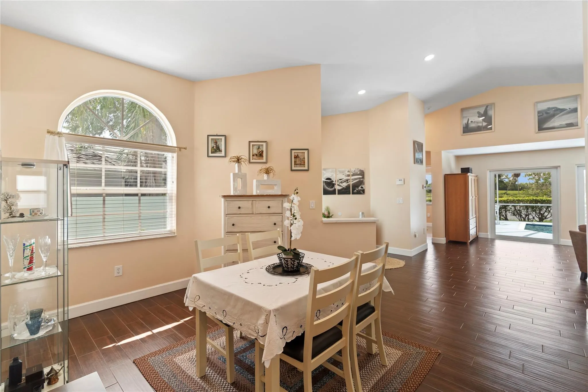 15218 Wilshire Cir S