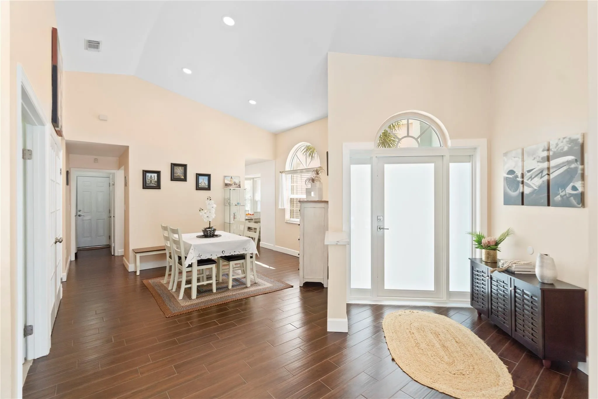15218 Wilshire Cir S