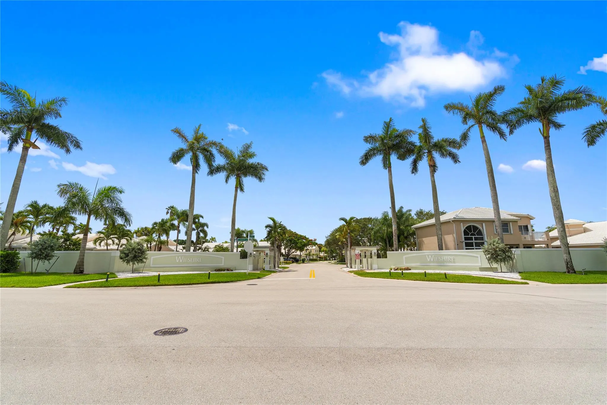 15218 Wilshire Cir S