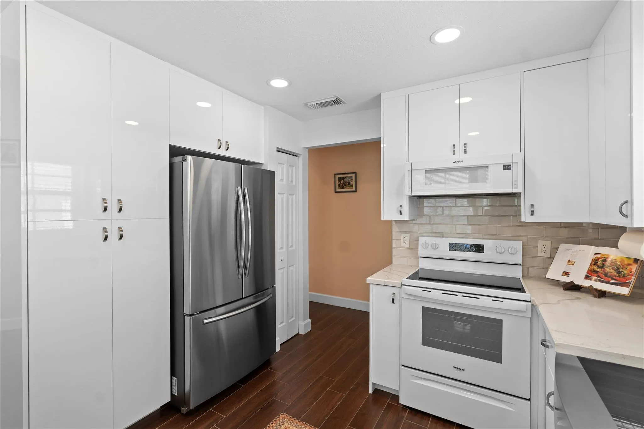 15218 Wilshire Cir S