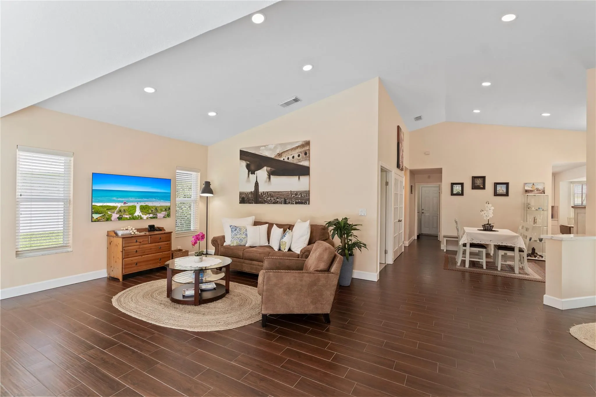 15218 Wilshire Cir S