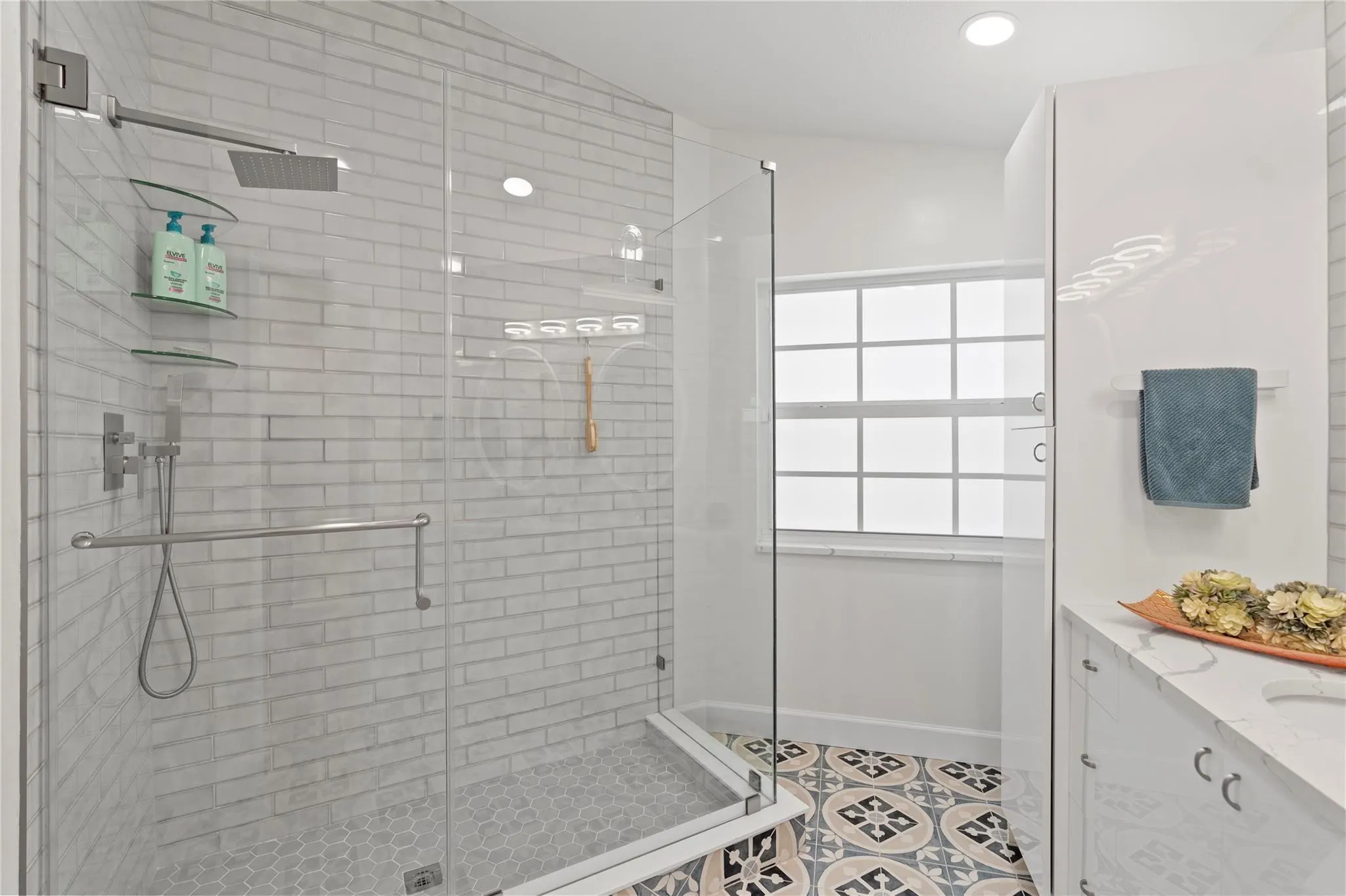 15218 Wilshire Cir S
