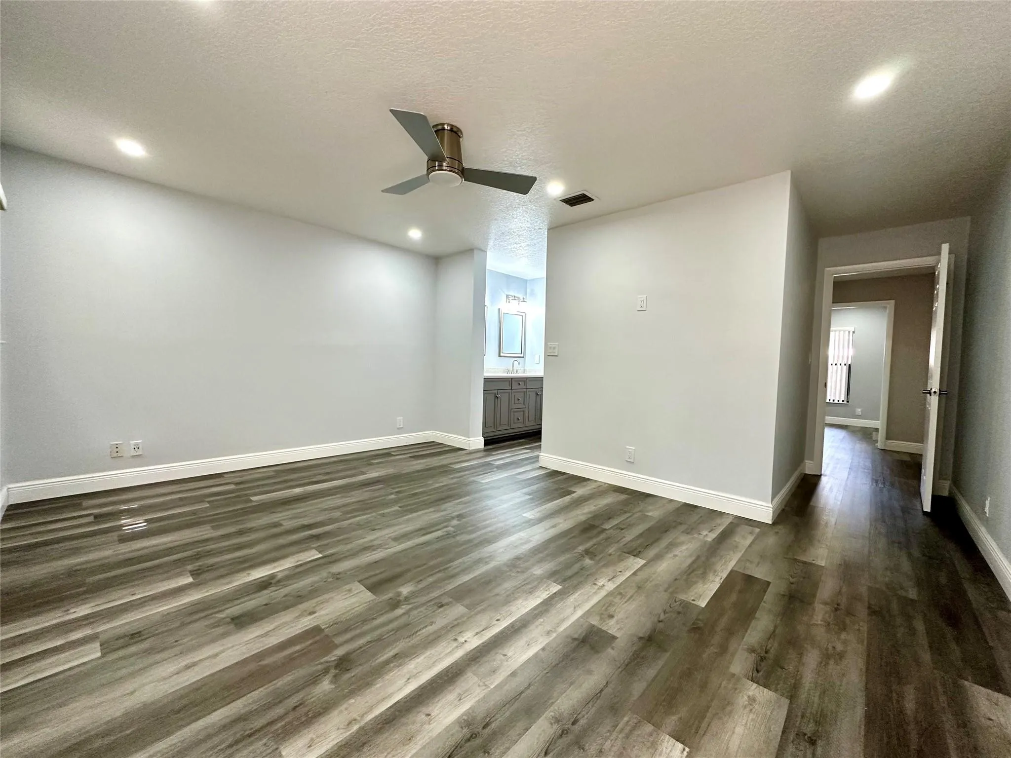 4221 NW 22nd St, #107K
