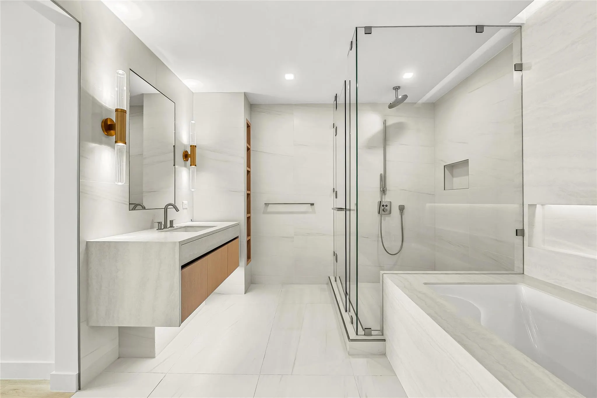 900 N Ocean Blvd., #905