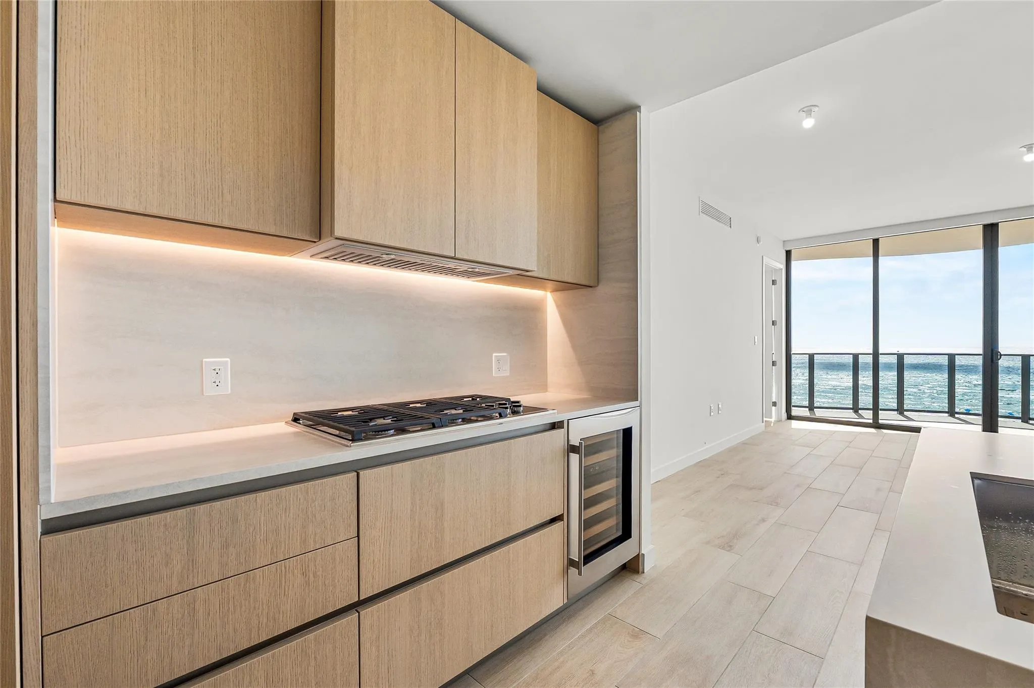 900 N Ocean Blvd., #905
