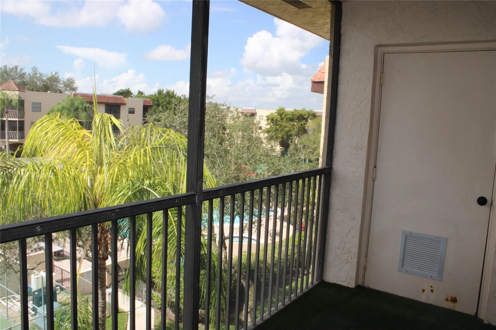 10501 W Broward Blvd, #403