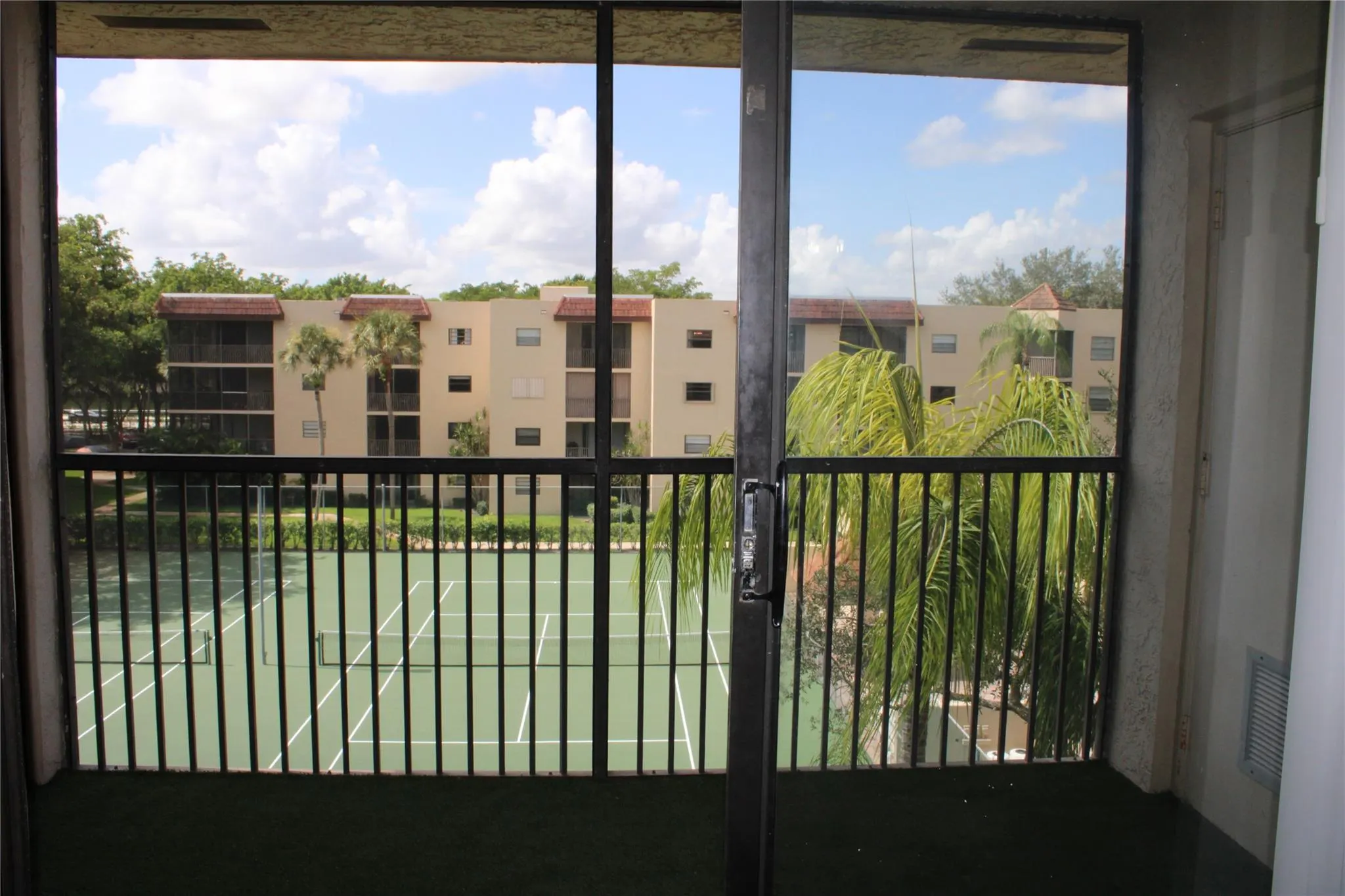 10501 W Broward Blvd, #403
