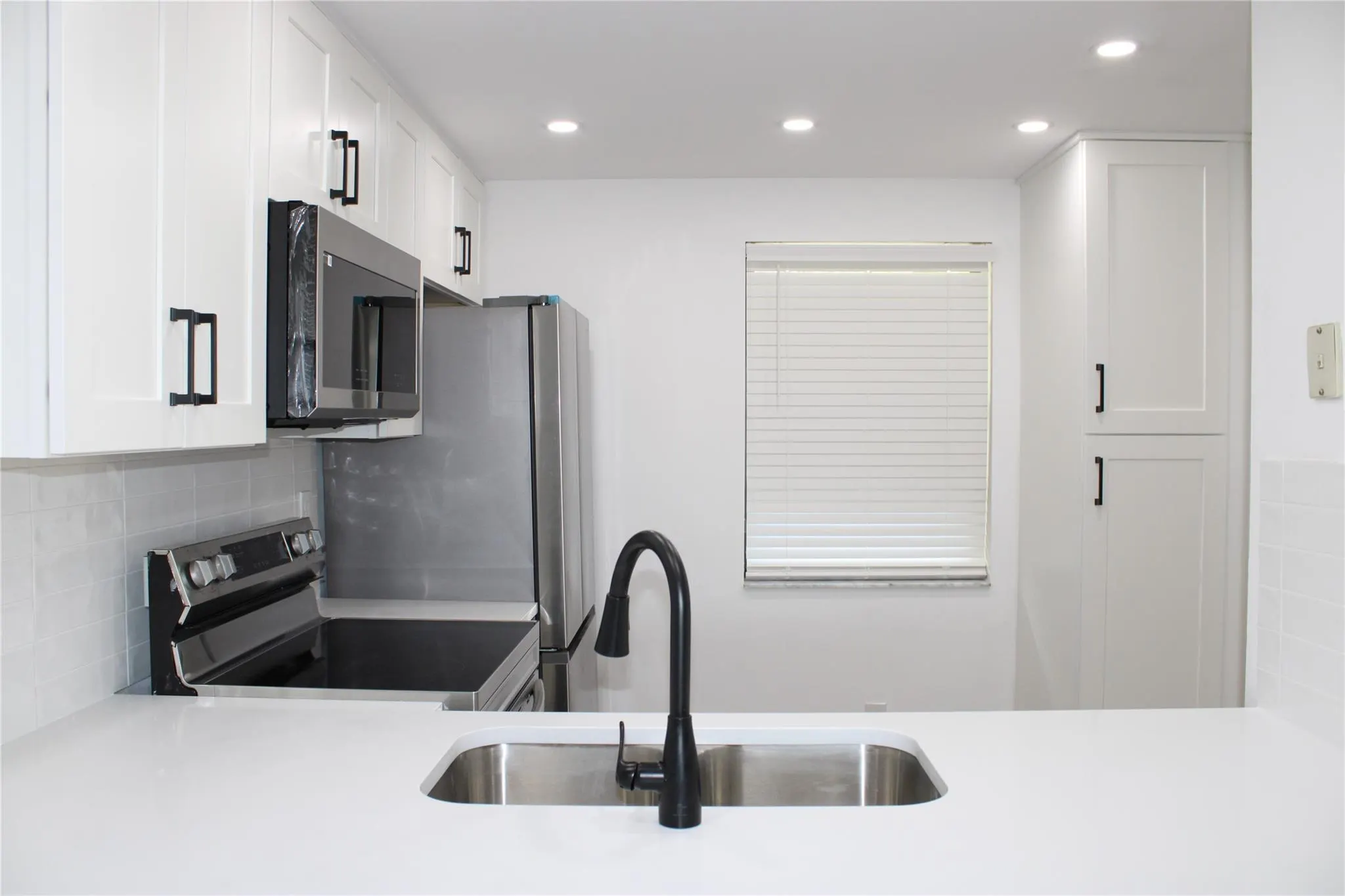 10501 W Broward Blvd, #403