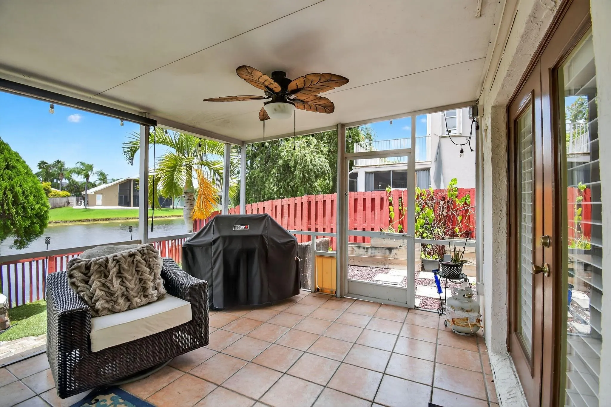 9861 Fairway Cove Ln