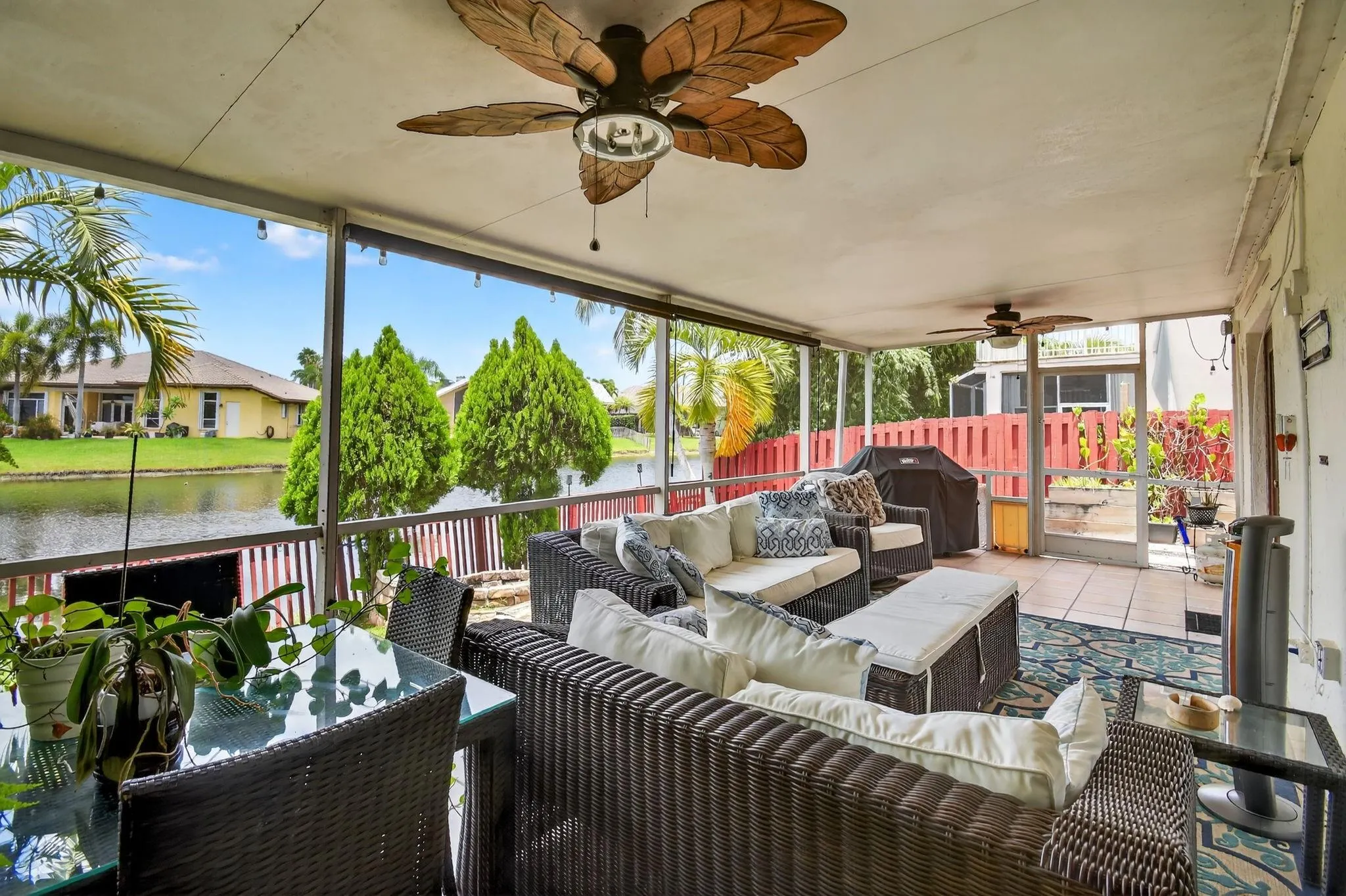 9861 Fairway Cove Ln