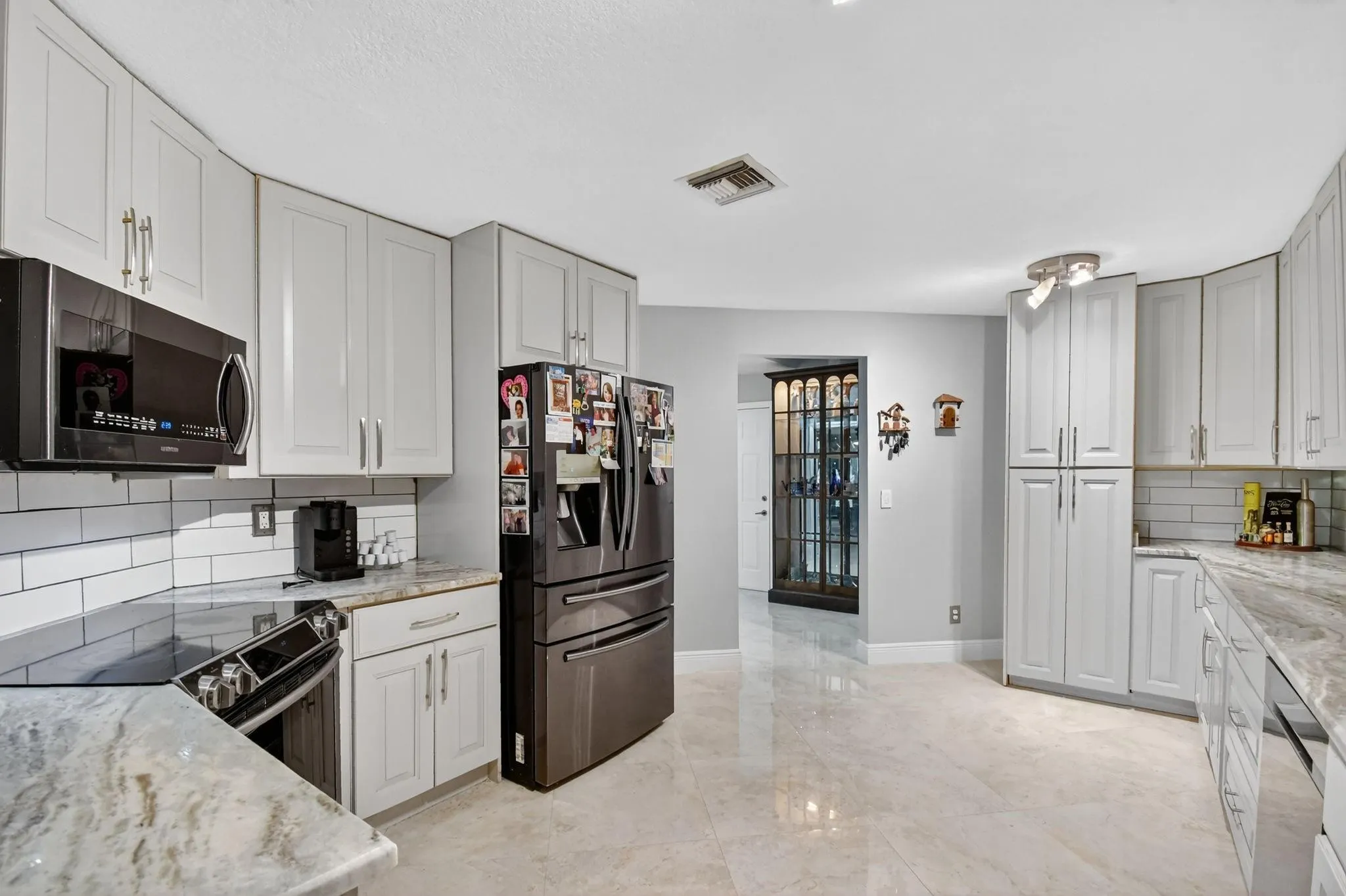 9861 Fairway Cove Ln