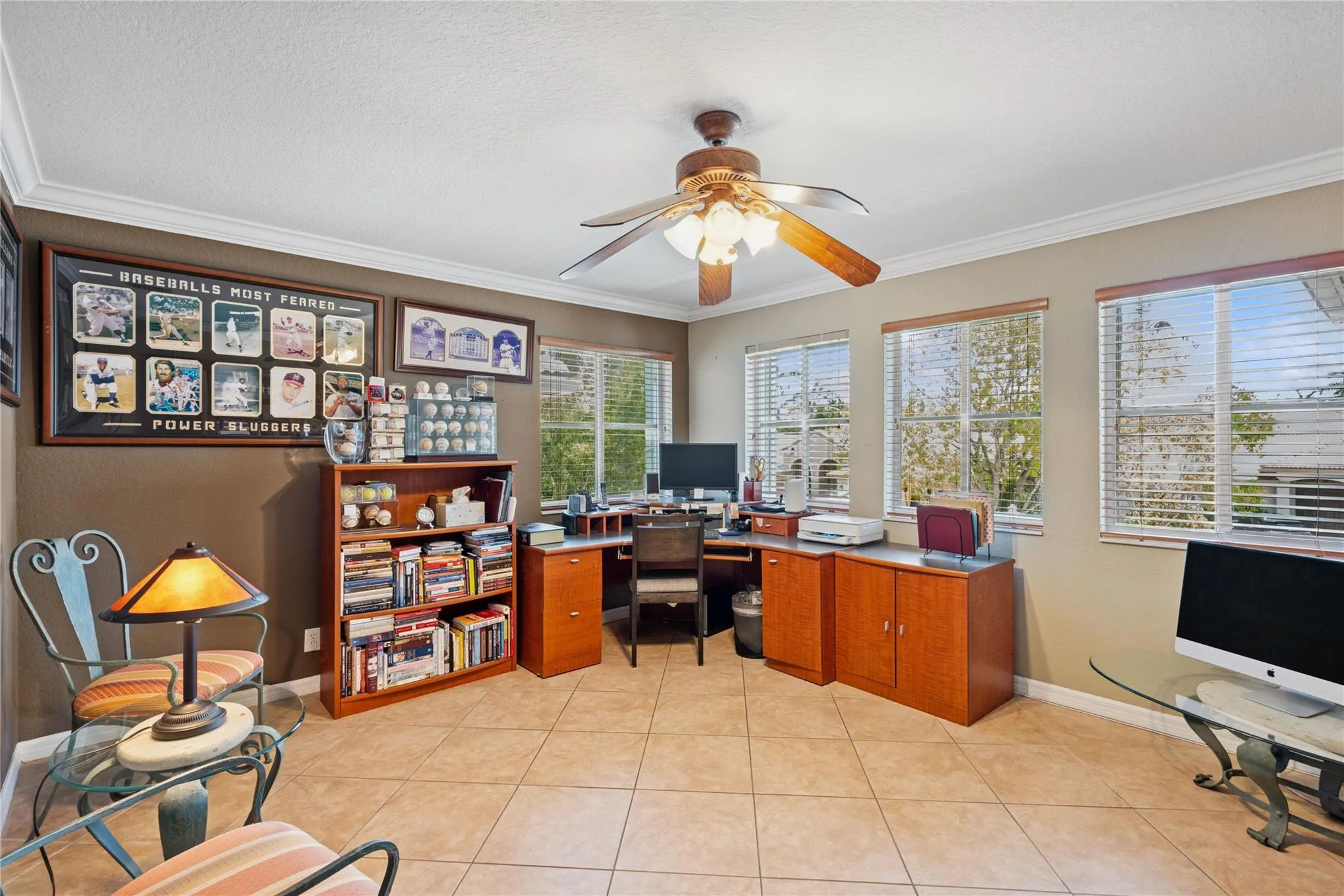 1201 Skylark Dr