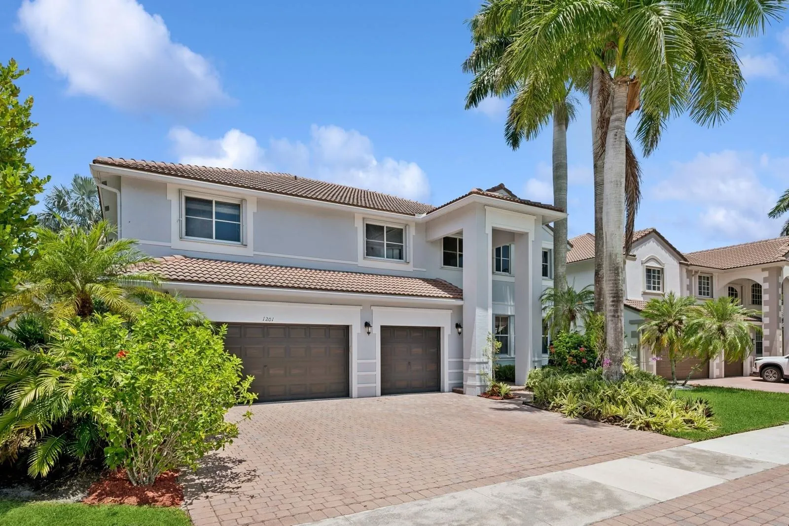 1201 Skylark Dr