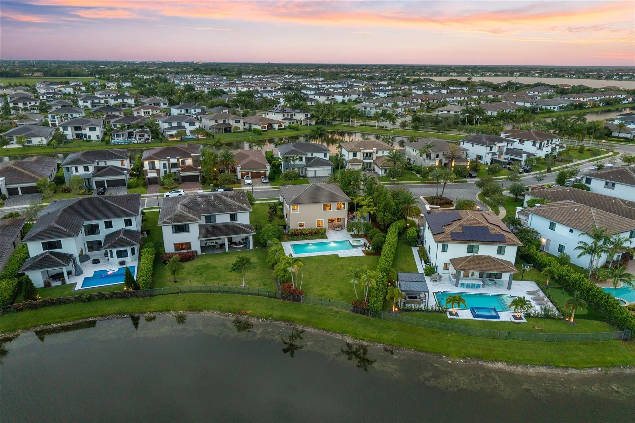 10593 N Lago Vista Cir